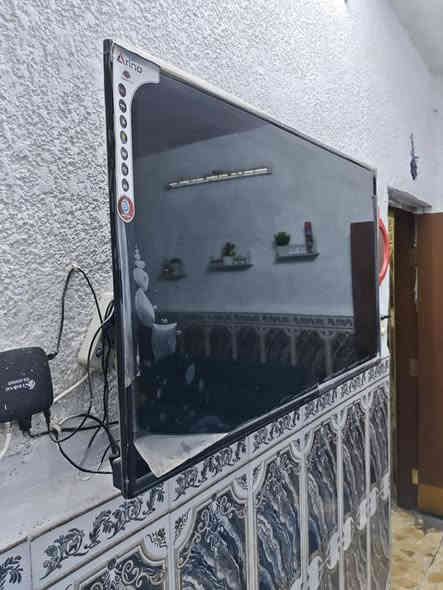 بلازما حجم 50 سمارت ام النت داخله تصليح بسيط جاهزة وشغالة ملحقاتها وياها ستان تعليك ورجلين سعرها  140 وبيها مجال مكاني بغداد الحرية واتساب ***********
