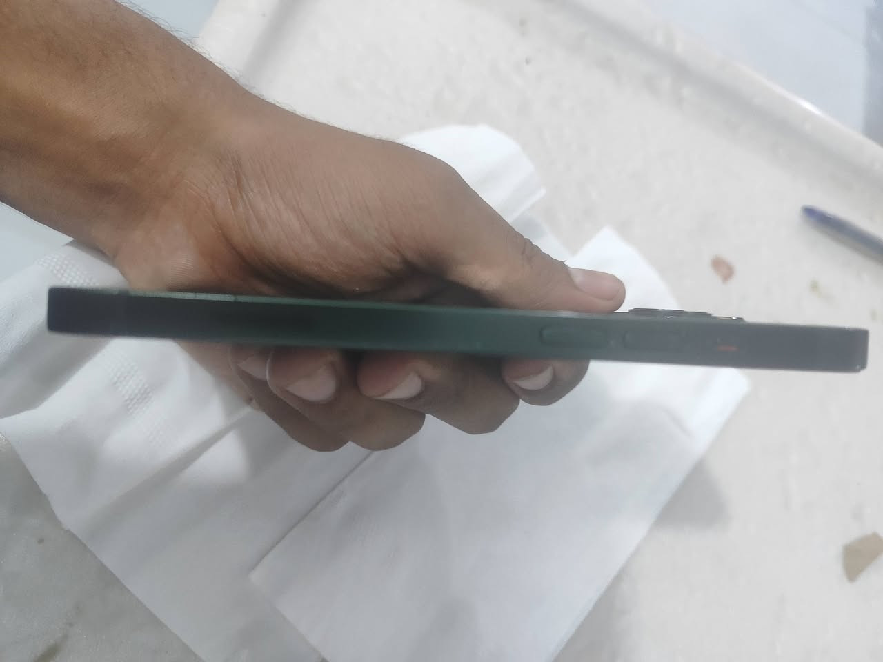 السلام عليكم
ايفون 13 عادي للجهاز ذاكره 128 بطاريه 76 ما مبدله 
الشاشه ثلاث خيارات ما نبدله بس تقرا قطعه غير معروفه 
الجهاز فيس ايدي شغال كاميرات كله شغال بالجهاز 
سعر الجهاز 385 وبي مجال 
الرقم ***********
العنوان الديوانيه الحمزه الشرقي
