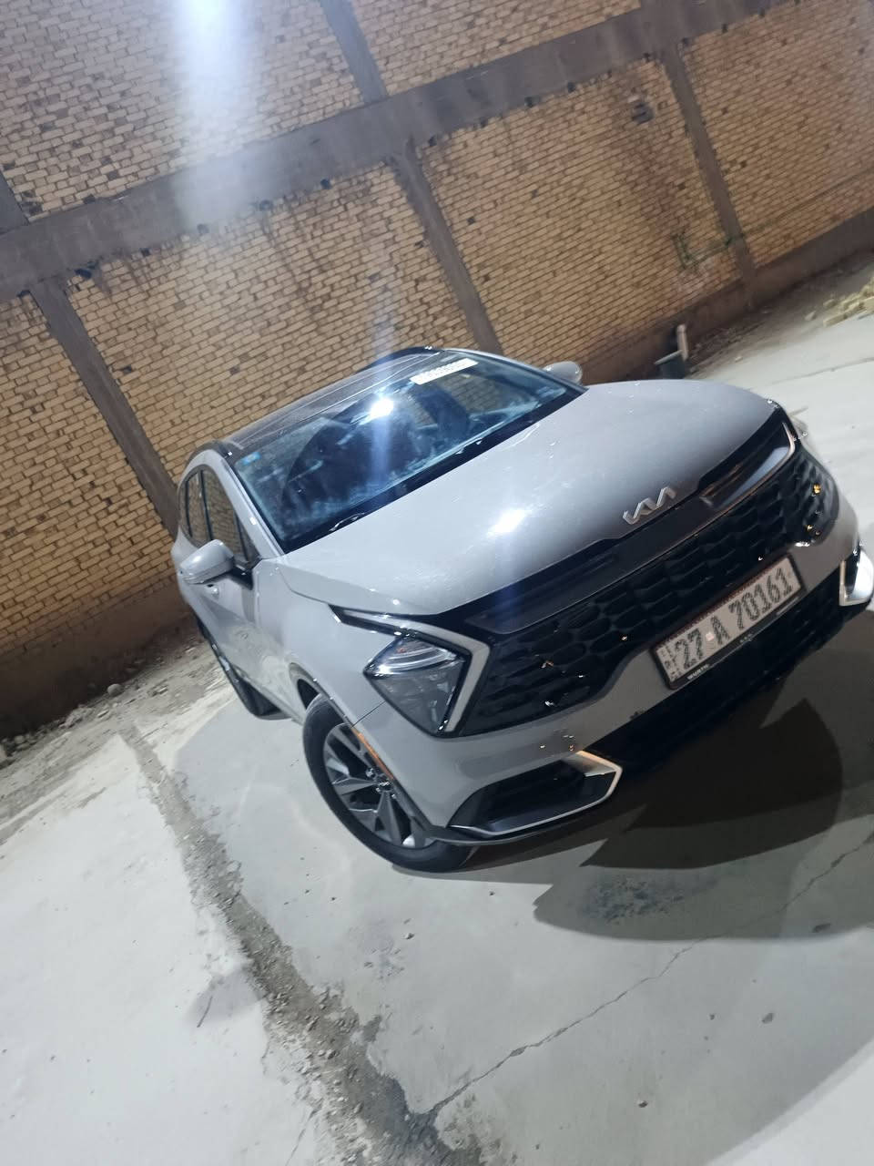 كيا سبورتج موديل 2024امريكي  Sx برستيج فول مواصفات أعلى فئه اللون إسمنتي دواخل مشمشي وسقف بانوراما مرقم ذي قار كفالة عامة من الصبغ والتبديل والبارد والتكحيل والفتح/ الكير والمكينه والحداده كفالة حتى برغي ممفتوح بيهم ماشية 15الف بعدها على تايرات الشركة حادثها تقرير مياه أمطار 
المواصفات /فول مواصفات ماكو داعي اذكرهم وأطول عليكم لأن اهواي بيها مواصفات تجي وتشوف بعينك للاستفسار ***********/وات ساب
