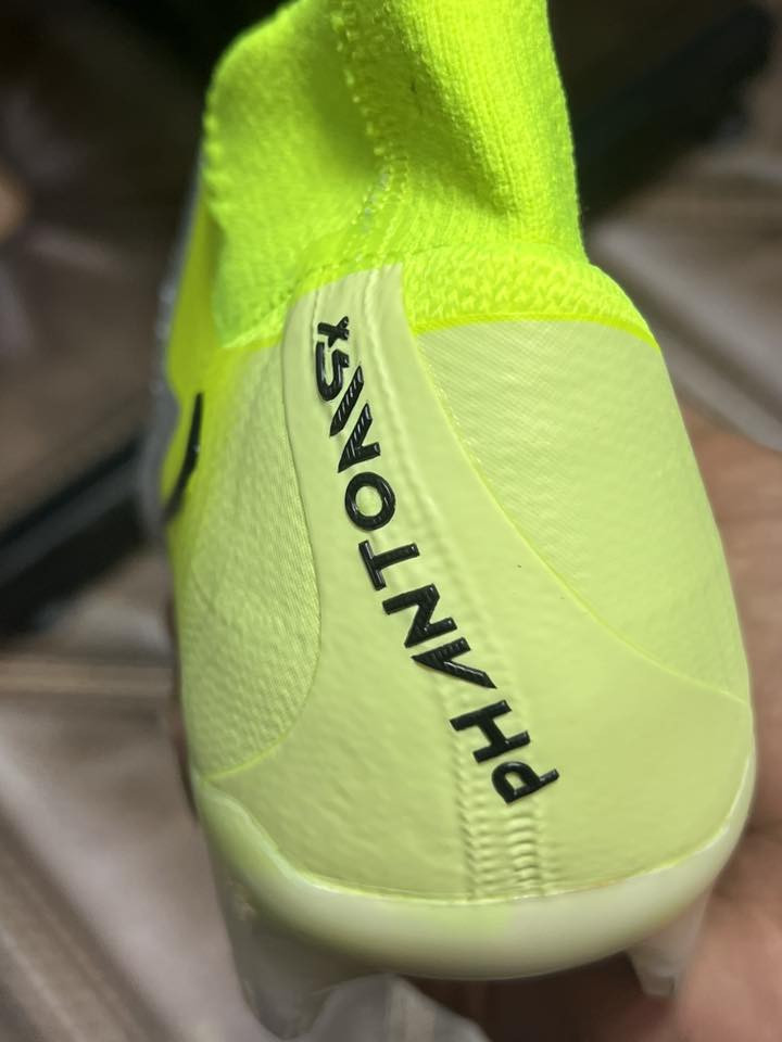 حذاء استد الفاتنوم الاصلي شرط الفحص 
هوهوالتوصيل توصيل 🚚 ب35 الف 

حجم 43 تفحصه وتاخذه تمام 🤝


**إذا كنت صاحب هذا الإعلان وتريد حذفه لأي سبب، رجاءا أرسل رسالة إلى الدعم الفني**