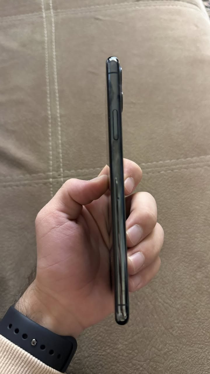 السلام عليكم ايفون 11 برو ماكس للبيع  ذاكرة 256 دبل شريحة لون زيتوني بطارية
السعر خاص 
للاستفسار خاص او واتساب/***********
