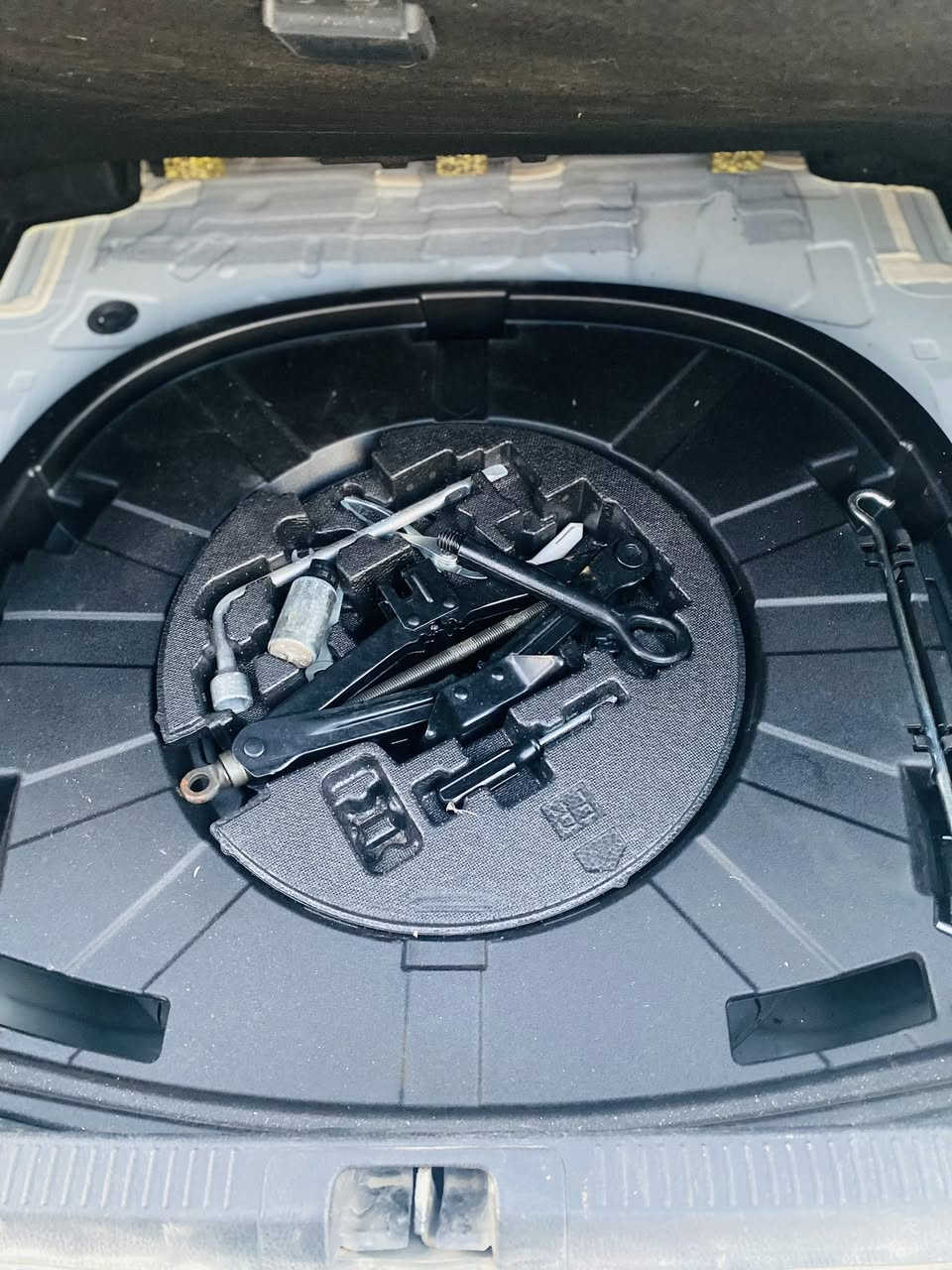 كامري 2022 خليجي شركة جيهان فئة LE السيارة رقم اربيل هزة وسنوية جديدة ماشية 110 كم السيارة مابيها اي نقص تخم تاير جديد وحدادية 💯 

السعر 210$

للاستفسار ***********
