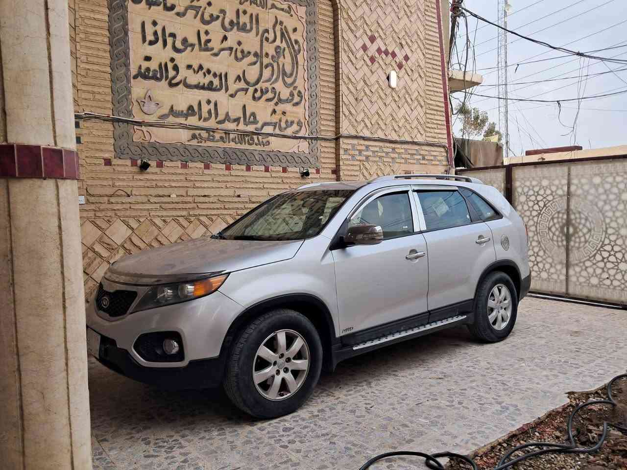 السلام عليكم
سورنتو وارد امريكي رقم ديالى مشروع وطني  موديل 12  3قطع صبغ مكينه 6سلندر فور ويل7راكب  السياره فول عده البصمه والبنوراما شاشه وتحكمات استيرن جهتين اشاره بالمرايه  تبريد تدفى شغال تخم تاير جديد صدر أمامي خلفي جديد  للاستفسار الاتصال على الرقم *********** 
السعر138 وبيه مجال
