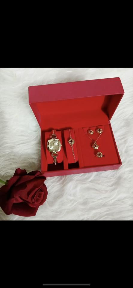 هدايا عيد الام❤️🥹❤️
السعر 20 الف مع توصيل مجاني وعلاكه هدايا . 
للحجز واتساب على ***********
تتوفر خدمة توصيل داخل الفلوجة ومحافظات العراق 
عنوان فلوجة حي المعلمين الاولى
