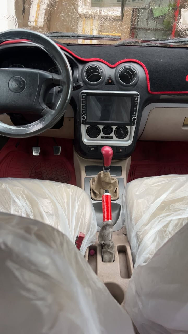 السلام عليكم جيلي موديل 2013 رقم بغداد جديد بسمي مكينه كير تدفئه تبريد طخم كله جديد مابيها نقص بيها صبغ بابين وداير صفحه اليمين فقط والباقي بدون صبغ بلاديه السعر 43 بيها مجال مكان سياره حي عدن 
***********
