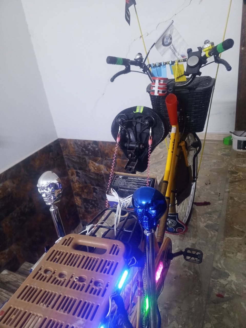 سلام عليكم بايسكل بناتي جديد ومتعوب عليه يشهد الله ظامه فوك حته ما اطلع بي حجم 27 مكاني بغداد البياع شرطه الخامسه يم النهر مال اسويب الاستفسار على هاذه الرقم ***********
