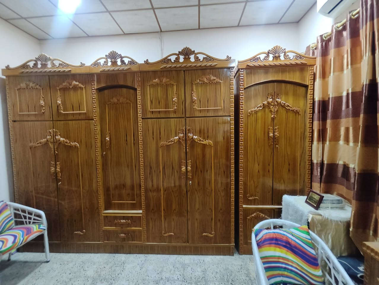 غرفة نوم للبيع غرفه مثثل مموضح بلصوره نضافه فول +الغرفه ممستعمله وجلخ مابيها لل استفسار اكثر الرقم 
***********
متواجد واتساب وفيس
