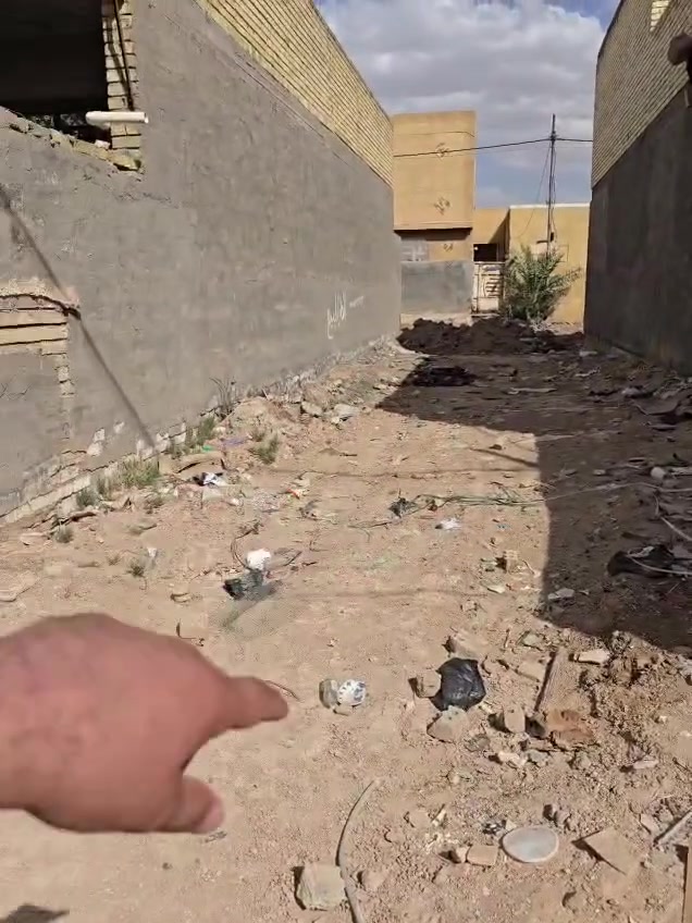 قطعة ارض المساحة ١٠٠ متر
الموقع: سبع قصور – شارع أبو أحمد

تتوفر جميع الخدمات:

ماء

كهرباء

مجاري

المنطقة معروفة بالخدمات وقريبة من كافة الاحتياجات اليومية.
مناسبة للسكن والاستثمار.
للاستفسار: ‏ 0770 522 2888 ‏
