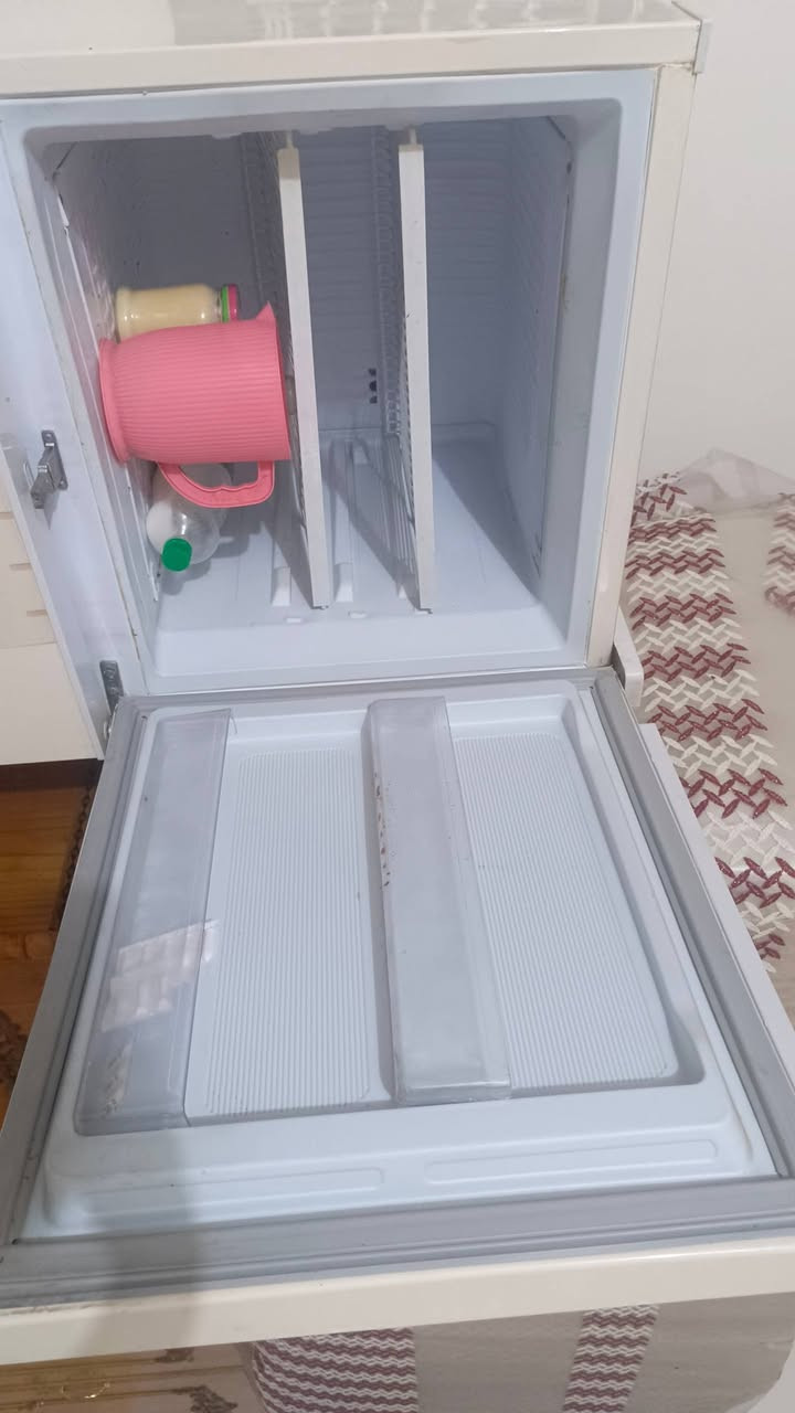 للبيع ثلاجه كبيره الحجم نظيفه اخت الجديده شغاله تبريد فول وفول نظافه 
مجمده نظيفه كشر نظيف فقط عوزها ماطور  عنواني سنيه  للتواصل خاص


**إذا كنت صاحب هذا الإعلان وتريد حذفه لأي سبب، رجاءا أرسل رسالة إلى الدعم الفني**