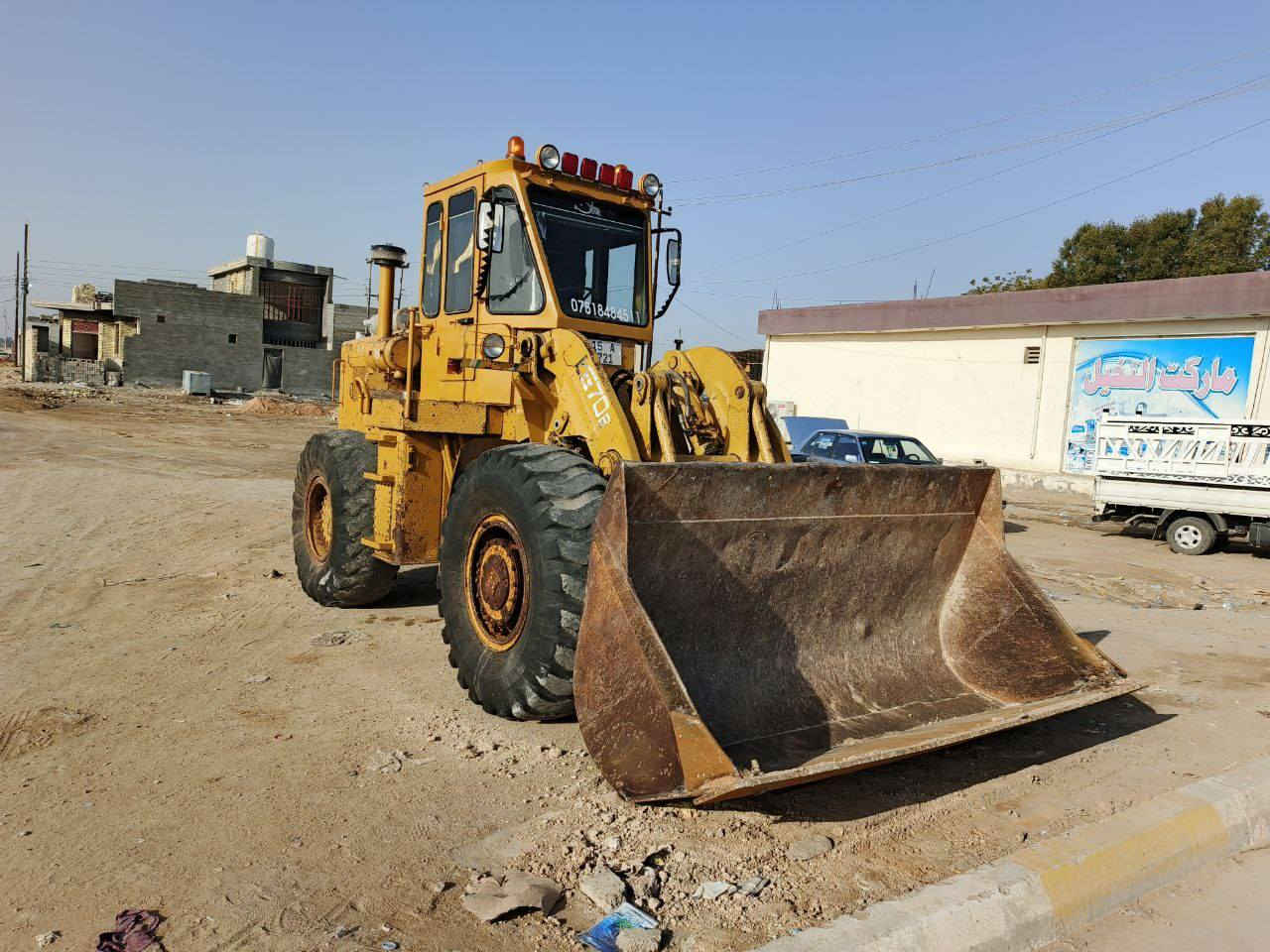 شفل البيع موديل 83 رقم نكليزي الانبار وضع شركه السعر 250  بي مجال المكان فلوجه ***********.  ***********
