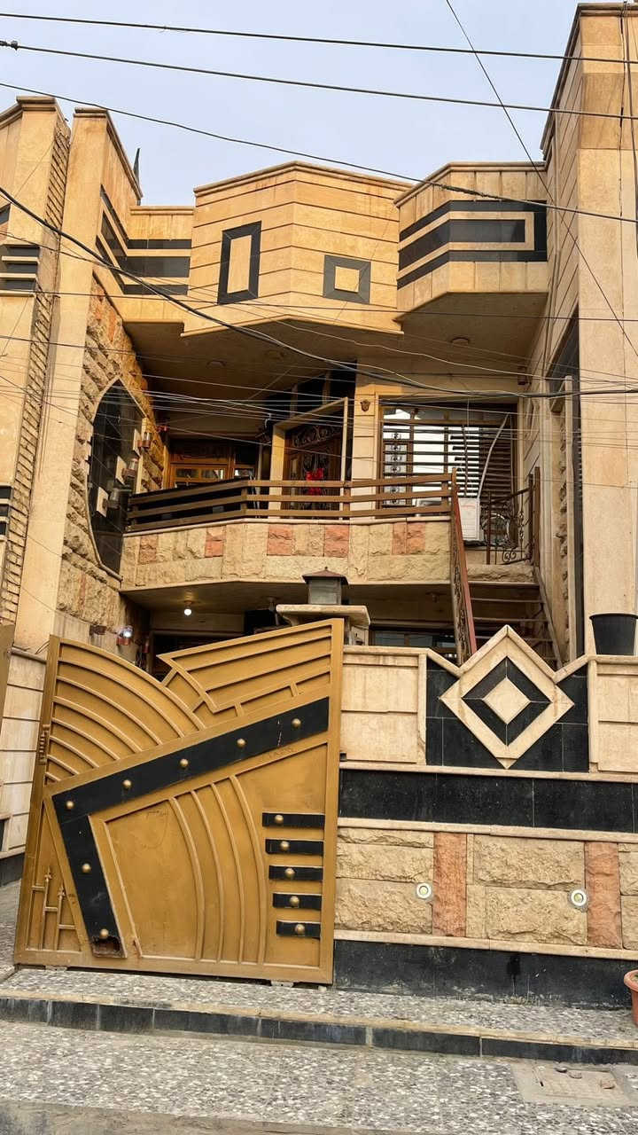 دار للبيع في السيديه  أو المراوس مساحه ١٥٠ متر درجه أولى سعر جدا مناسب مناسب مناسب مناسب مناسب الأتصال ***********
