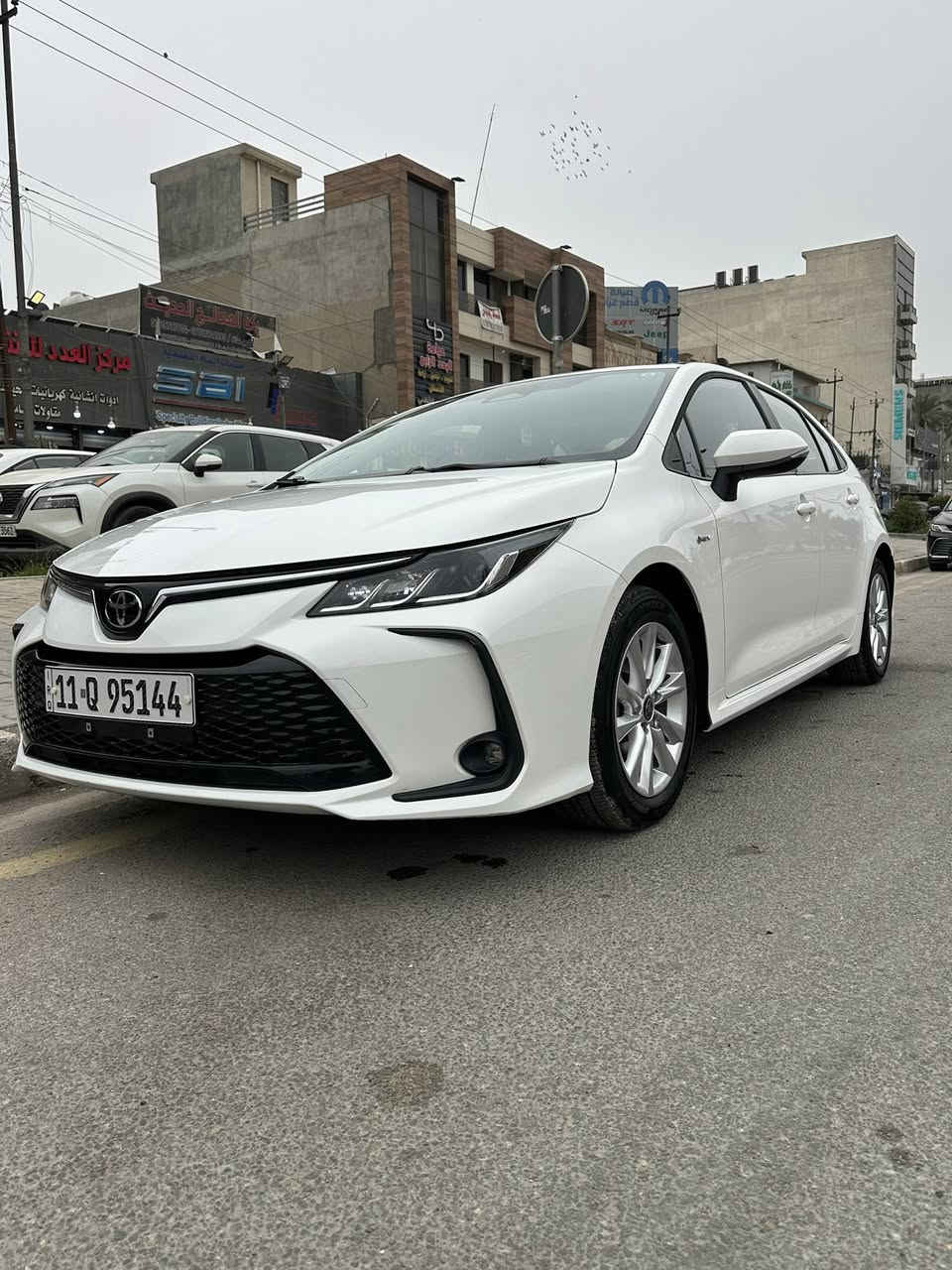 السلام عليكم
كورلا هايبرد 
موديل 2024 
محرك 1800 هايبرد 

السياره ماشيه 10800 كيلو مكفوله 

فول مواصفات  عدا الكرسي مو كهرباء

بصمه 
فتحه
جلد اصلي
رادار امامي وخلفي وتحديد مسار 
هندبريك كهرباء
اوتو هولد 
شاشه ابل كار بلي وكامره خلفيه 

مكان السياره بغداد حي العدل 

السعر 14800$

 *********** 
***********
