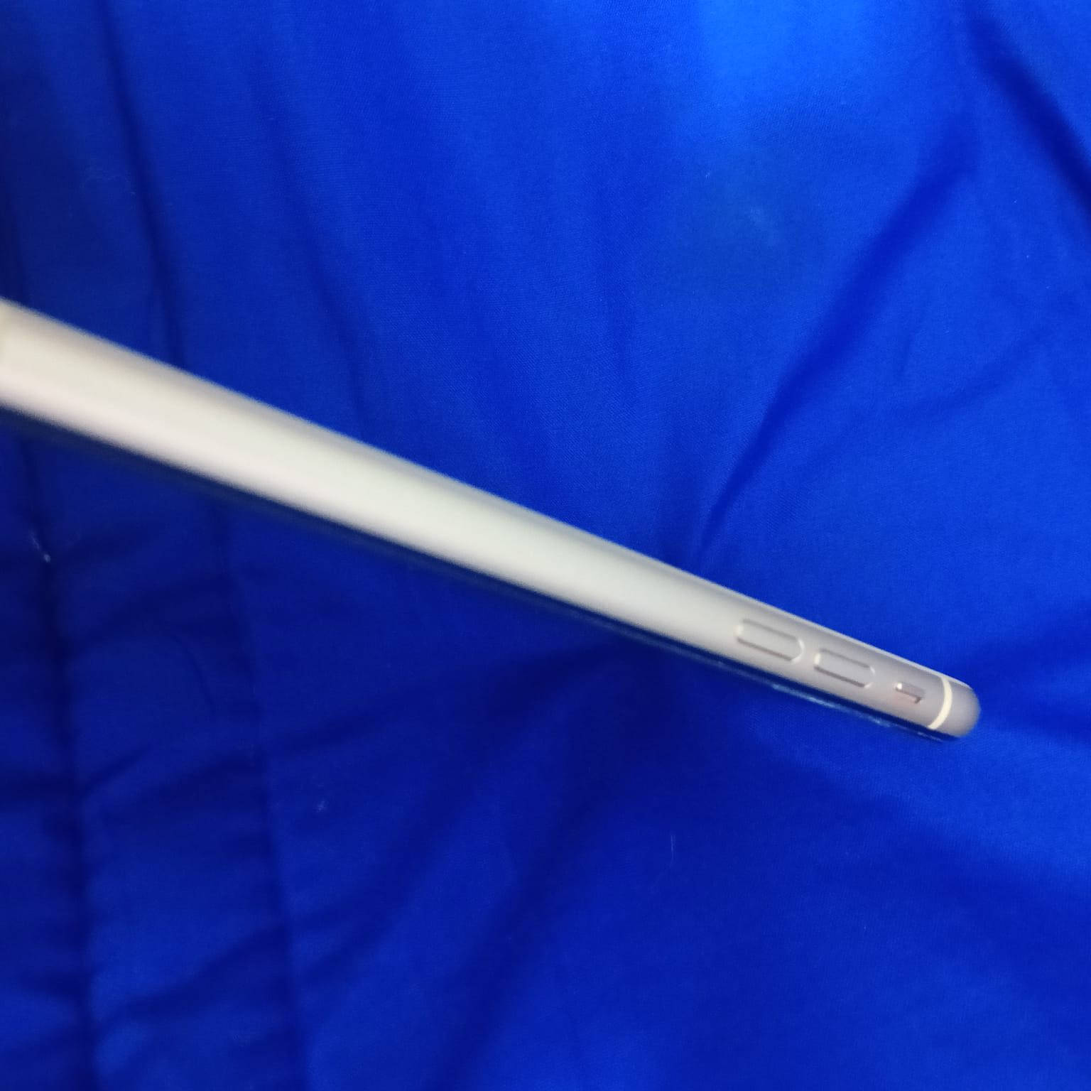 سلام عليكم اي فون ١١عادي
ذاكرة ١٢٨
بطاريه ١٠٠مبدله وبطاريته القديمه عندي نسبتهه 
٧٥
نموذج mكلشي شغال بي مابي اي خلل وع إيد وحده 
سعره
٢٤٠قفل يعني من تخابرني لا تكلي بي مجال
لأن الجهاز كلش نضيف 
العنوان ناصريه مركز 
الهاتف *********** راسلني واتساب
