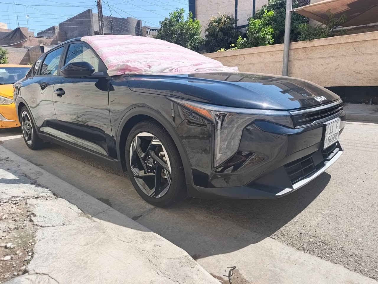 سلام عليكم كي فور مديل ٢٥ مواصفات EX مرقمة جاهزة سيارة مصلحة عل وضعها بدون دعامية خلفية بيها رصعة مال تحميل جاملغ خلفي كد شبر سيارة بدون صبغ ماشية حالين ٧ميل مكاني غزالية سعرها 165 بيها مجال ***********
