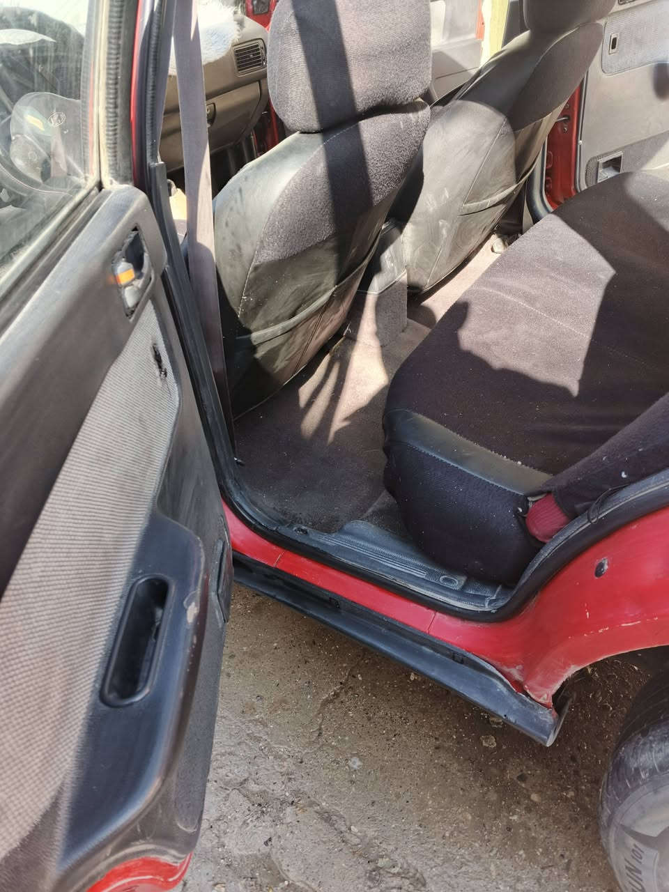 السلام عليكم
سيارة هونداي لانترا موديل 93 گير مكينة شرط محرك مستيبوشي باتري جديد تايرات جدد رقم نينوئ الماني كابون بانزين سيارة خير من الله جاهزة مال بيت 
غير متواجد عل فيس التواصل عل رقم  ***********
