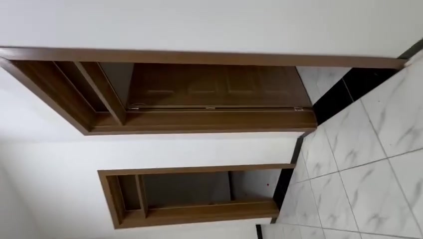 السلام عليكم شقه للإيجار طابق ثاني الفلوجه  الجولان شارع السايدين قرب جامع نبي الله يونس عماره الكبيسي المحتويات غرفتين واستقبال وصاله وحمام ومطبخ كامله من كلشي وطنيه ومولد كيزر مي  نضافه بدل الايجار الشهري 250 الف للاستفسار الاتصال على الرقم ***********

