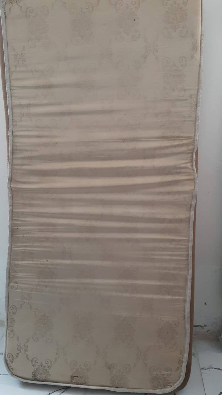 السلام عليكم اغراض للبيع جربايه نفر مع دواشك عدد ٢ سفنج ضغط اصلي  ومثرامه مال لحم وعصاره فواكه ممستخدمه العنوان بغداد سويب الري للاستفسار ***********
الدواشك ثنين ب٧٥
المثرامه ب٧٥
العصاره ب٥٠
الجربايه ٣٥
