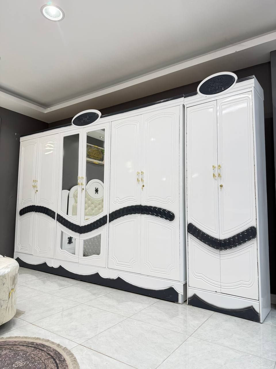 السعر // مليون فقط 😍

🔅تفاصيل الغرفة المرمري  ....

 خارج ٤ملم ام دي اف 🔺
وداخل صاج ٣ملم 
صبغ حراري  درجة اولى 

عدد القطع  ٧ قطع 😍
🔺1 //جرباية  قياس  ١٦٠ × ٢٠٠ 
🔺//ميز جانبي ايسر قياس ٥٠
🔺2// وميز  جانبي  قياس ٥٠
🔺3// زاوية ارتفاع مترين عرض ٨٠
🔺4// وميز بلازمه  
🔺5//وميز مراية ارتفاع مترين عرض ١٢٠
🔺6// وكنتور ٦ باب  ارتفاع مترين و١٥ طول ٣ متر و١٥

القطعه الثامنة حسب الطلب شازلون
سعرها ٥٠ الف ❤️

(توصيل مجاني مركز بغداد )
التوصيل يشمل الشد مجاني 🔥
(اطراف ٥٠)
باقي المحافضات حسب البعد
شازلون سعرها ٥٠ الف
شازلون مخزن ٧٥ الف


**إذا كنت صاحب هذا الإعلان وتريد حذفه لأي سبب، رجاءا أرسل رسالة إلى الدعم الفني**