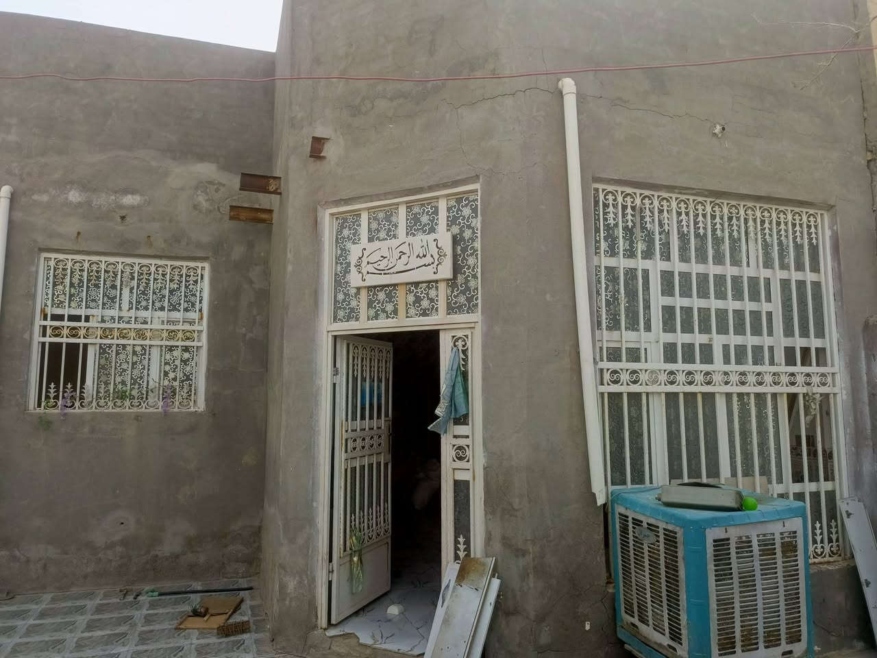 السلام عليكم بيت للبيع مساحه 200 غرفتين صاله مطبخ استقبال صحيات داخل وخارج غرفه في الطابق الثاني السطح كامل فرشي الطابق الاول والثاني الموقع طريق العويسات قرب سيد سهيل السعر 40


**إذا كنت صاحب هذا الإعلان وتريد حذفه لأي سبب، رجاءا أرسل رسالة إلى الدعم الفني**