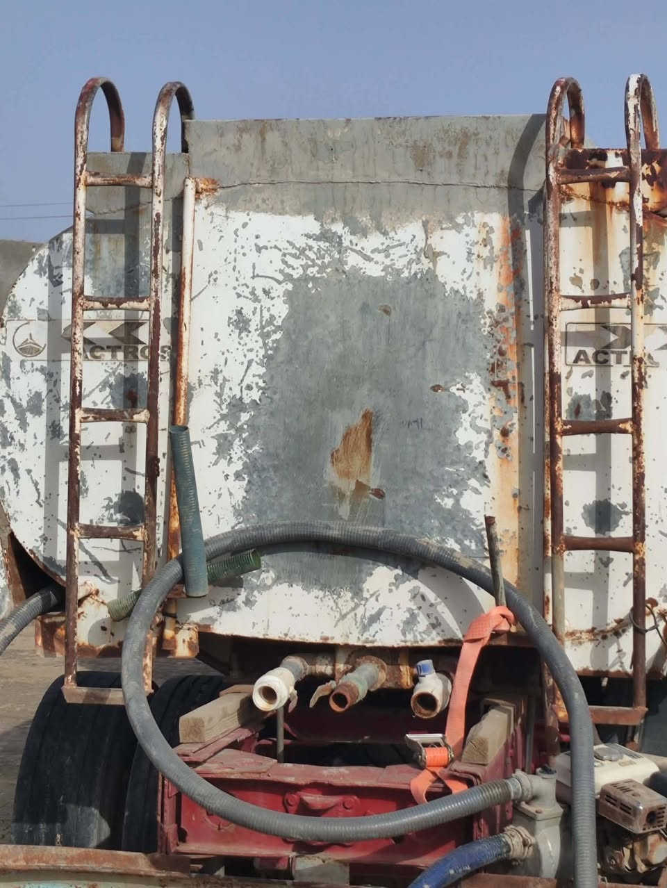 للبيع البه موديل 82شاصي مدبول حموله 12مكينه 6كير 25رقم نينوى بدون راعي ابيع كوم حديد مكان السماوه ***********
