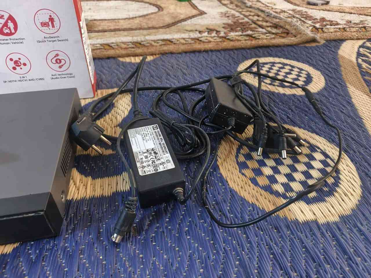 للبيع منظومة كاميرات هيكفجن (Hikvision) أصلية نظيفة جدًا وشغالة 100%. البكج يضم جهاز DVR 4 قنوات مع 4 كاميرات خارجية Bullet ضد المطر، بالإضافة إلى الماوس ومحولات الطاقة الكاملة لكافة القطع. المنظومة جاهزة للتركيب (نقصها فقط الهارد والوايرات الطويلة). السعر: 75,000 وتساب ***********
