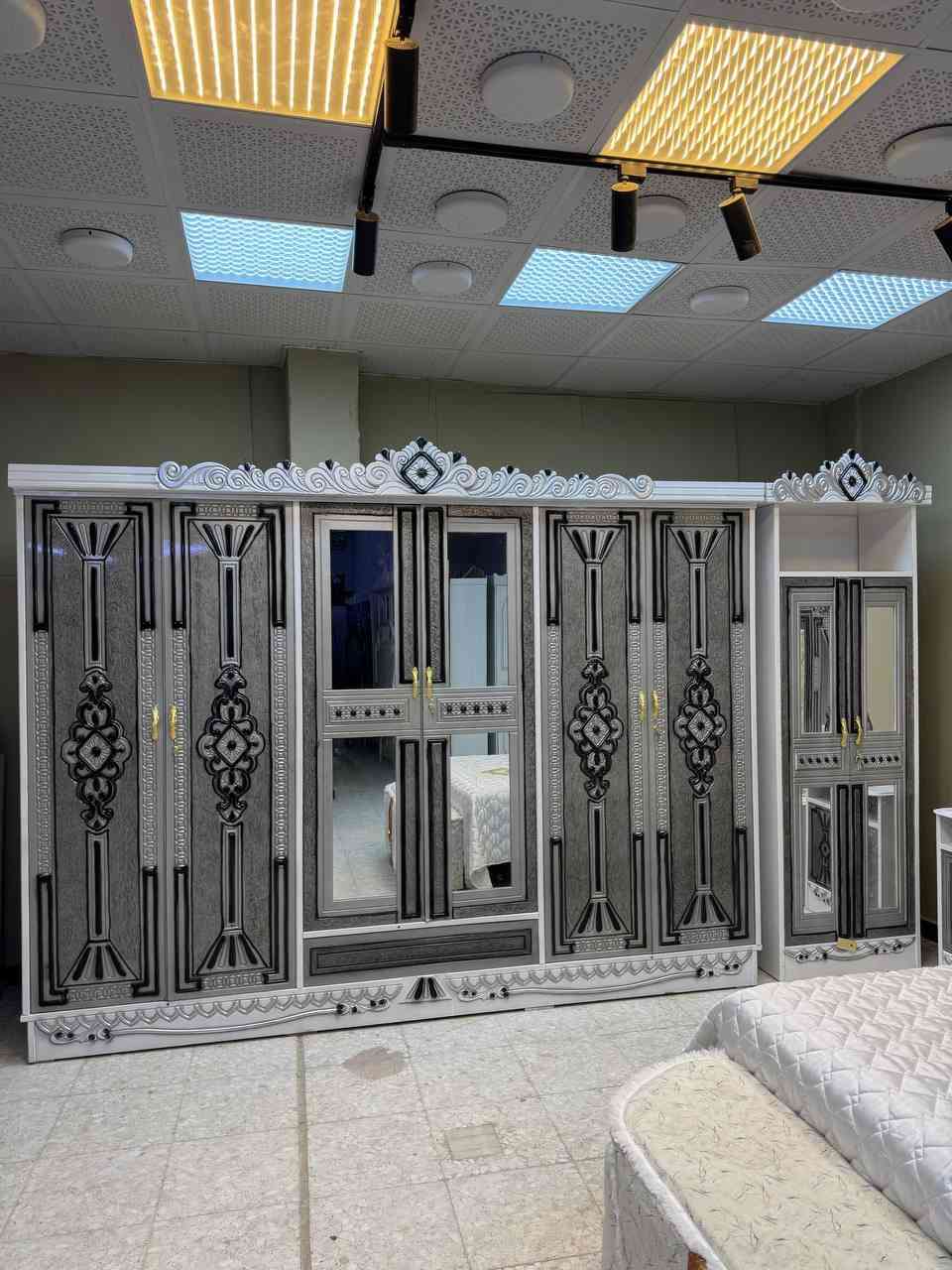 حصرياً الموديل الجديد
السعر مليون دينار فقط 😍

غرفه نجاره قتصاديه 🛌

متكونه من 9 قطع مميزه 

الكنتور ارتفاع 240 طول 320 

مع الزاويه مجموع الطول 4 امتار 

السمك الخارجي للغرفه 5 ملم انديف

والسمك الداخلي 3 ملم معاكس ابيض

سعر الشازلون الخزان 75 الف 

سعر الشازلون المقعد 50 الف 

متوفر توصيل وشد داخل بغداد 😊

متوفر توصيل وشد لكافة محافضات العراق 🇮🇶للاستفسار والتواصل على الخاص


**إذا كنت صاحب هذا الإعلان وتريد حذفه لأي سبب، رجاءا أرسل رسالة إلى الدعم الفني**