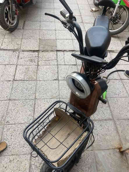 السلام عليكم دراجه لبيع شحن  مابيها اي نقص بطاريات جديد والعنوان بعداد  حي الجامعه  سعر 450 الاستفسار ع هاذ رقم  ***********
