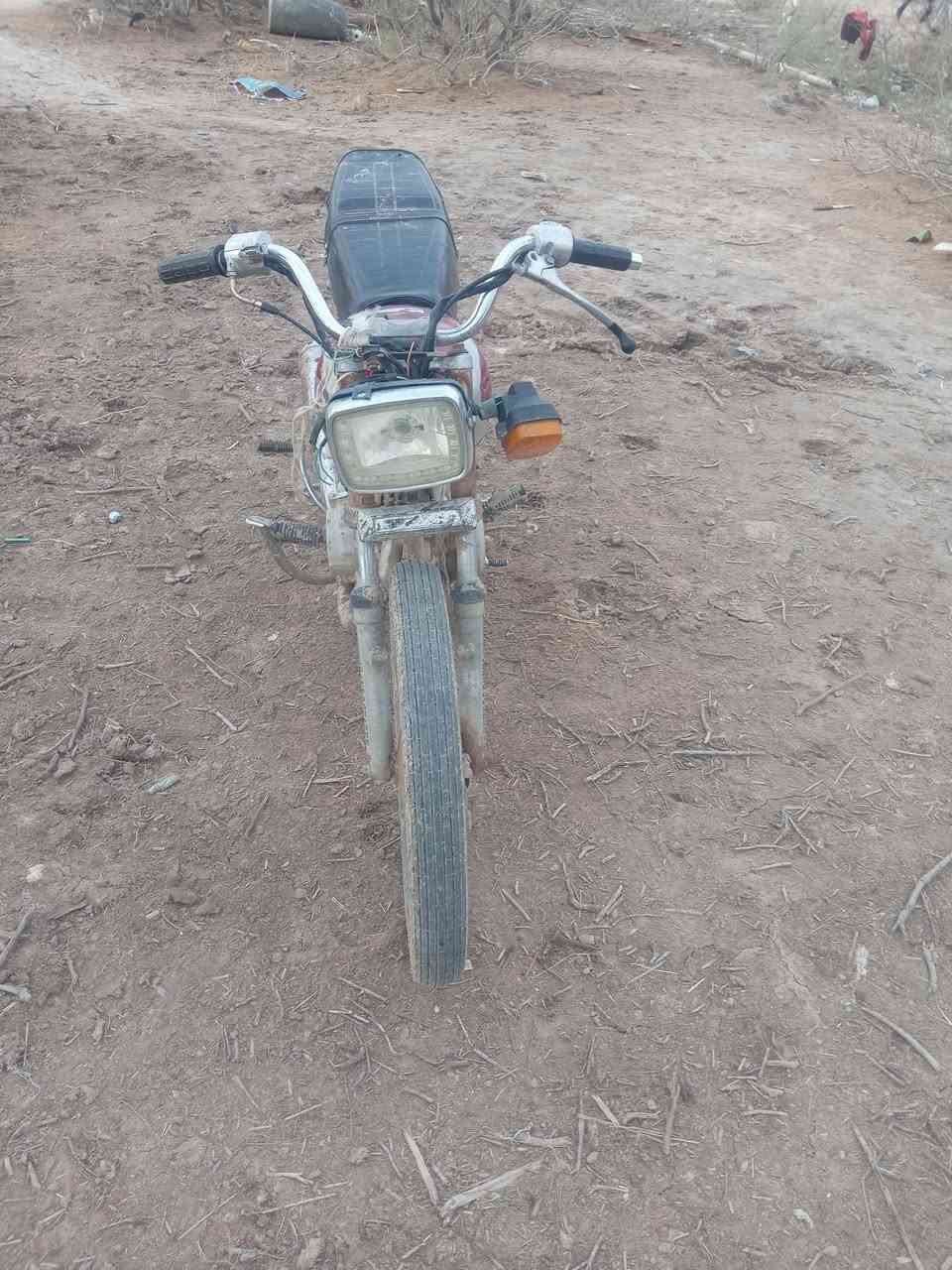 دراجه للبيع الموديل ١٩ كلك مكفولة من السرقه المكان الكوت متواجد خاص ٢٠٠ و بيه مجال ***********
