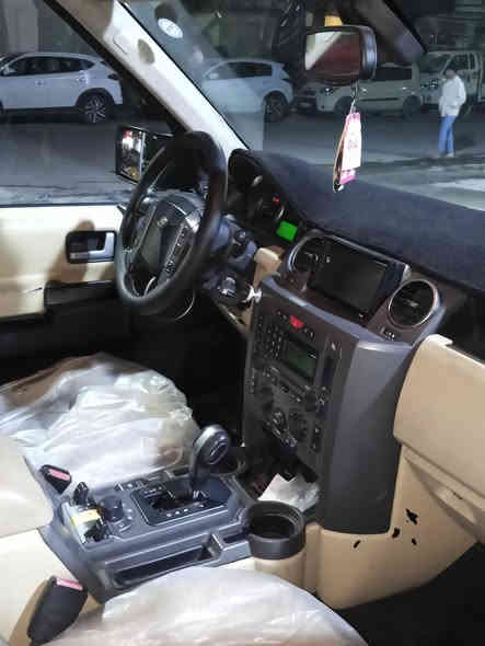 لاند لوفر 2006 مكفوله كفاله عامه رقم اربيل تحويل او وكاله ثاني يوم  للبيع  او مراوس مكان بغداد ***********
