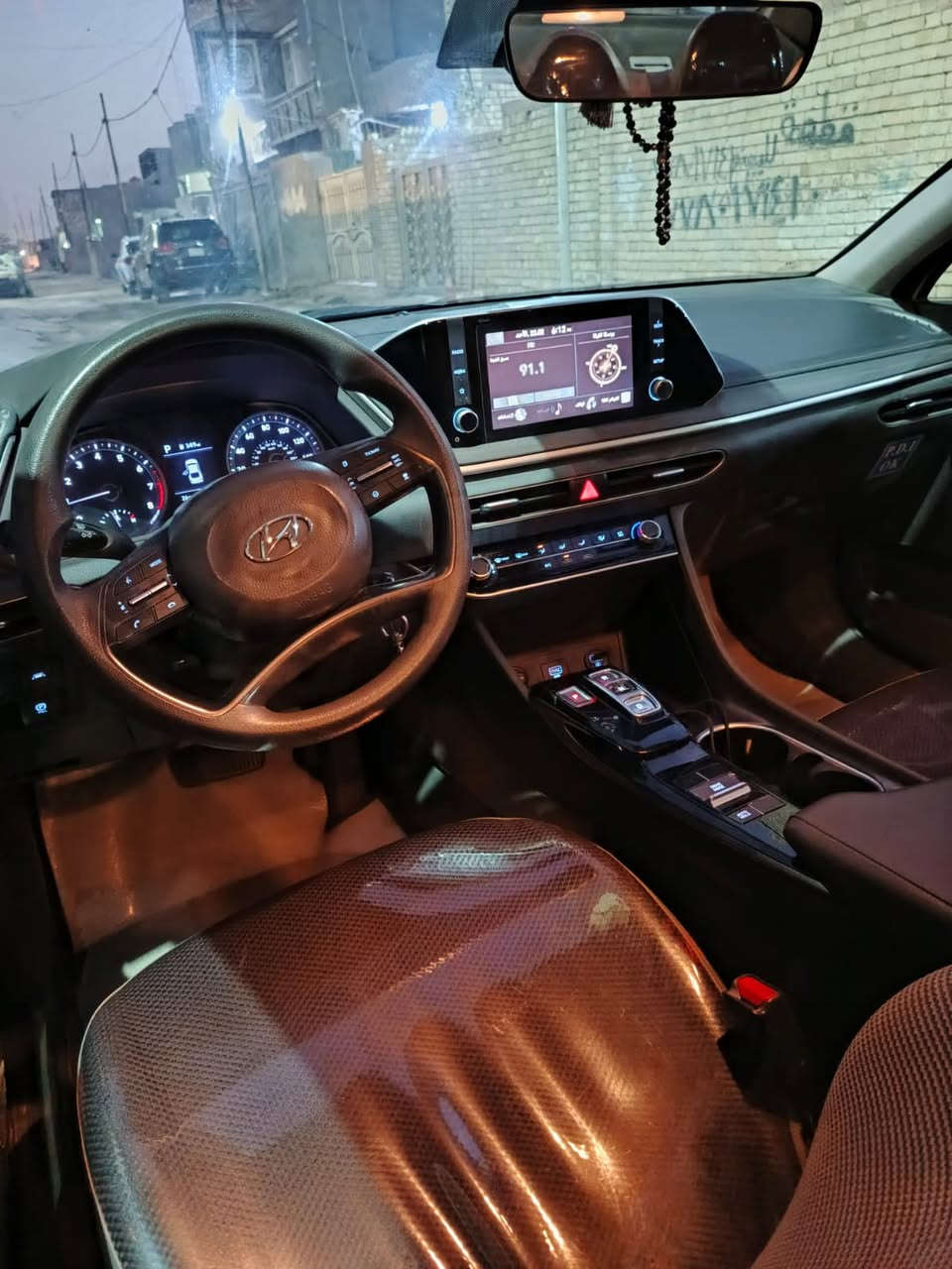 السلام عليكم
‏سوناتا ابيض للبيع 

مديل 2021

السعر150 $ بيها مجال 

المحرك 2500 تنفس طبيعي

مواصفات :

گير دكم

رادارات امامية 

نقطة عمياء 

قيادة ذاتية 

كروس مثبت سرعة 

شاشة كبيرة 

هند بريك كهربائي

لد امامي وخلفي

4 انضمة قيادة 

تحديد مسار

مانع انزلاق

اوتو هولد  

وارد كندي حادثها بنيد مدل نفس الون بلادي وجاملغ الأيسر مبدل بلادي بس مصبوغ وبيها بارد بالجاملغ الخلفي بلهلال الاستفسار ***********
