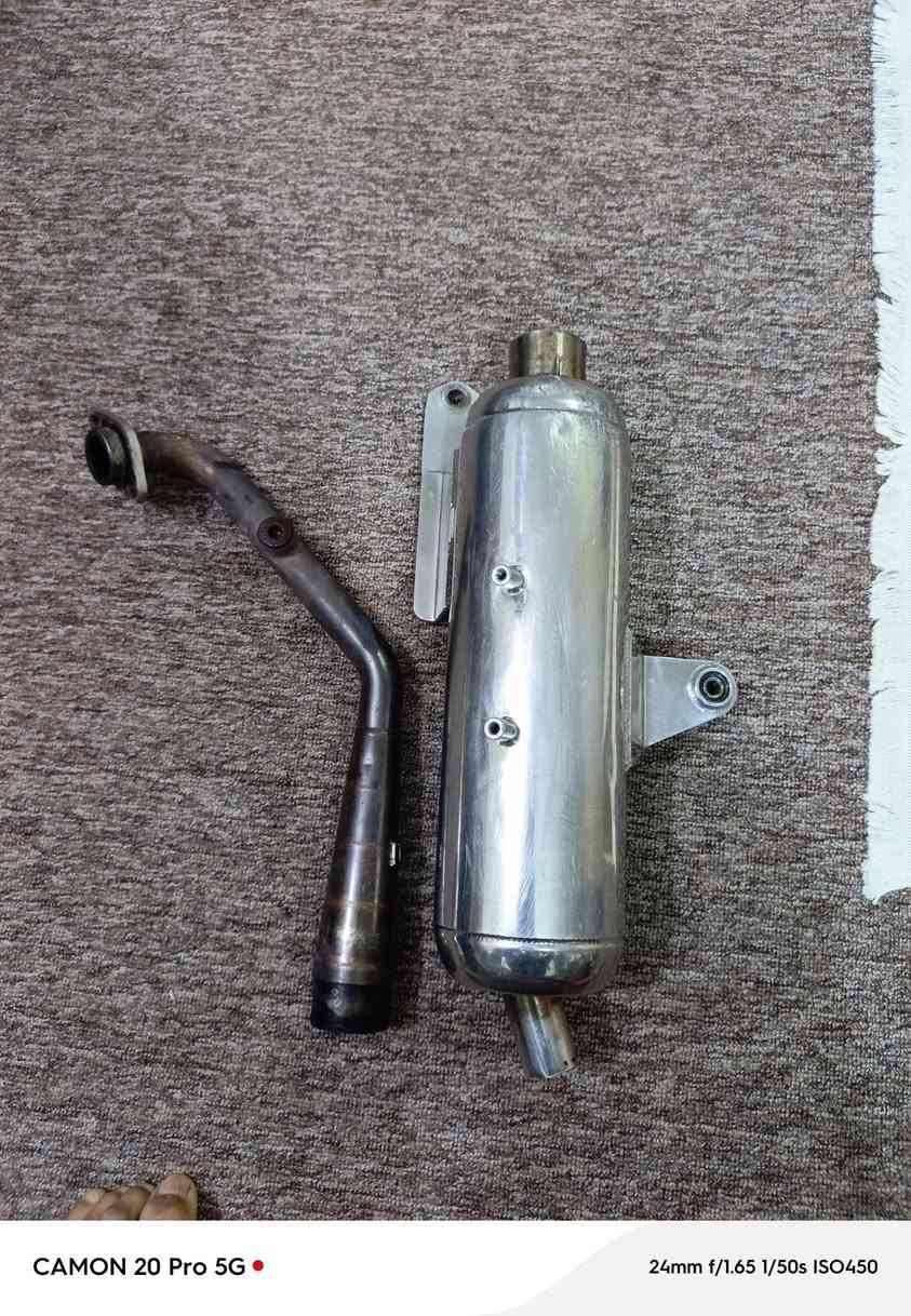 السلام عليكم صالنصه بور عدل وزه وجعير وحلك عريض ودبلاات سكنز عام وسعر الصالنصه 150 ول دبلاات50   ***********
