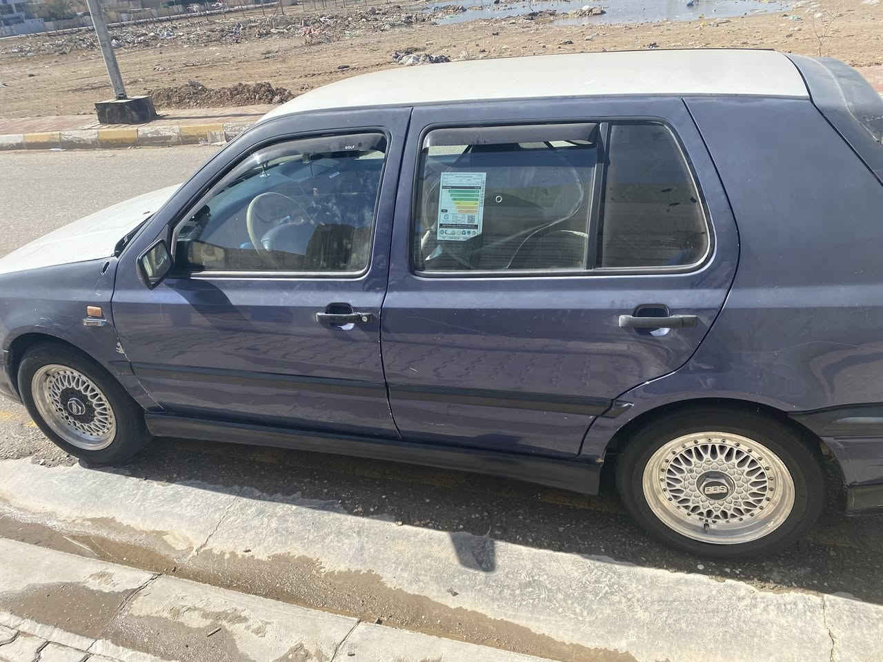 السلام عليكم كولف البيع موديل 92رقم بغداد نكليزي محرك 2000 تبريد شغل السيارة جاهزه الاستفسار (***********)
