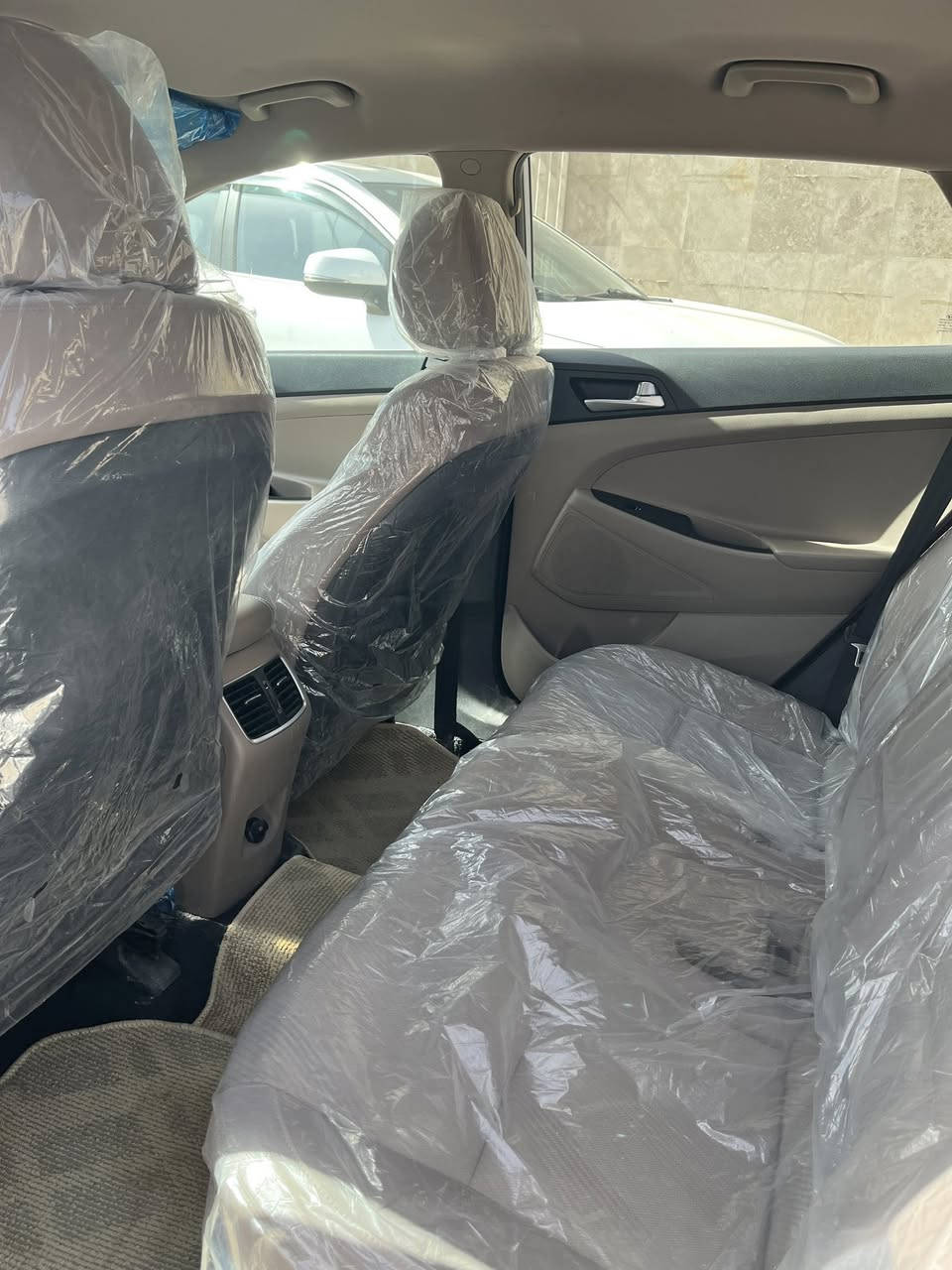 السلام عليكم 
توسان 2020
رقم اربيل  
مواصفات عاديه 
3انظمة قياده 
حساس امامي خلفي ،كامره خلفيه 
  دواره اشاير ب المري والمري شفط 
3بصمات معَ ترحيب 
كشنات كهرباء 
شاشه ابل كار بلي 
شحن لاسلكي 
السياره ماشيه 75 الف 
السياره كفاله عامه عدى ملاحضات بسيطه 
السونار موجود ب الصور 
السياره كامله من كلشي 
سعرها 205 وبيها مجال بسيط
مكاني شاميه/نجف 
***********
