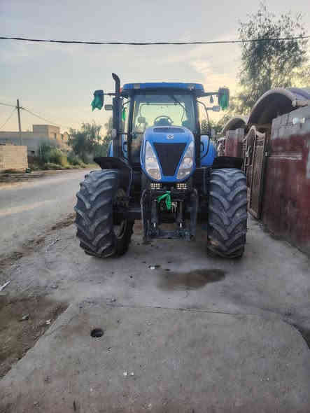 السلام عليكم نيو هلند 2008 كفاله عامه وظع شركه مع اليزر 4متر الجي الباب الاول المكينه وظع شركه محرك كير اكسلات فول عادي بدون مانع صدمه المكان واسط الصويره الاتصال *********** السعر مناسب
