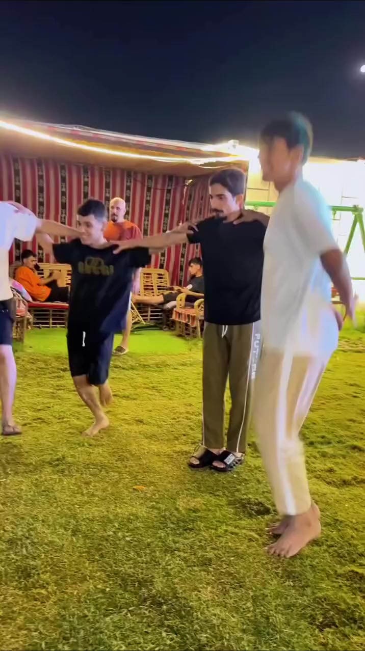 احجز مزرعتك يمنا واستمتع بالأجواء مع الاهل والأصدقاء 🥰
(مزارع البوعيثة) 
ترحب بكم
موثقة بتطبيق اجرلي
_♕_

1.نظام شفتات ونظام 24 ساعه 

1. نظام شفتات صباحي 
من 9ص لغاية 6 م

2. نظام شفتات المسائي
من 8 م لغاية 7 ص

♕
تحتوي المزرعه على... 

1. غرفتين نوم  .. واكو غرفة 1
2. صالة كاملة
3. حديقة واسعة 
4. مطبخ  كامل
5. مسبح
... كعدة عربية ...
مكانات خاصة لشوي... 
منظدة...... 
العاب اطفال..... 

كهرباء على مدار 24 ساعة

.. موقف سيارات يتسع اكثر من 10 سيارات♕__

***********‪

الدورة / البوعيثة
#اللهم_صل_وسلم_وبارك_على_نبينا_محمد
