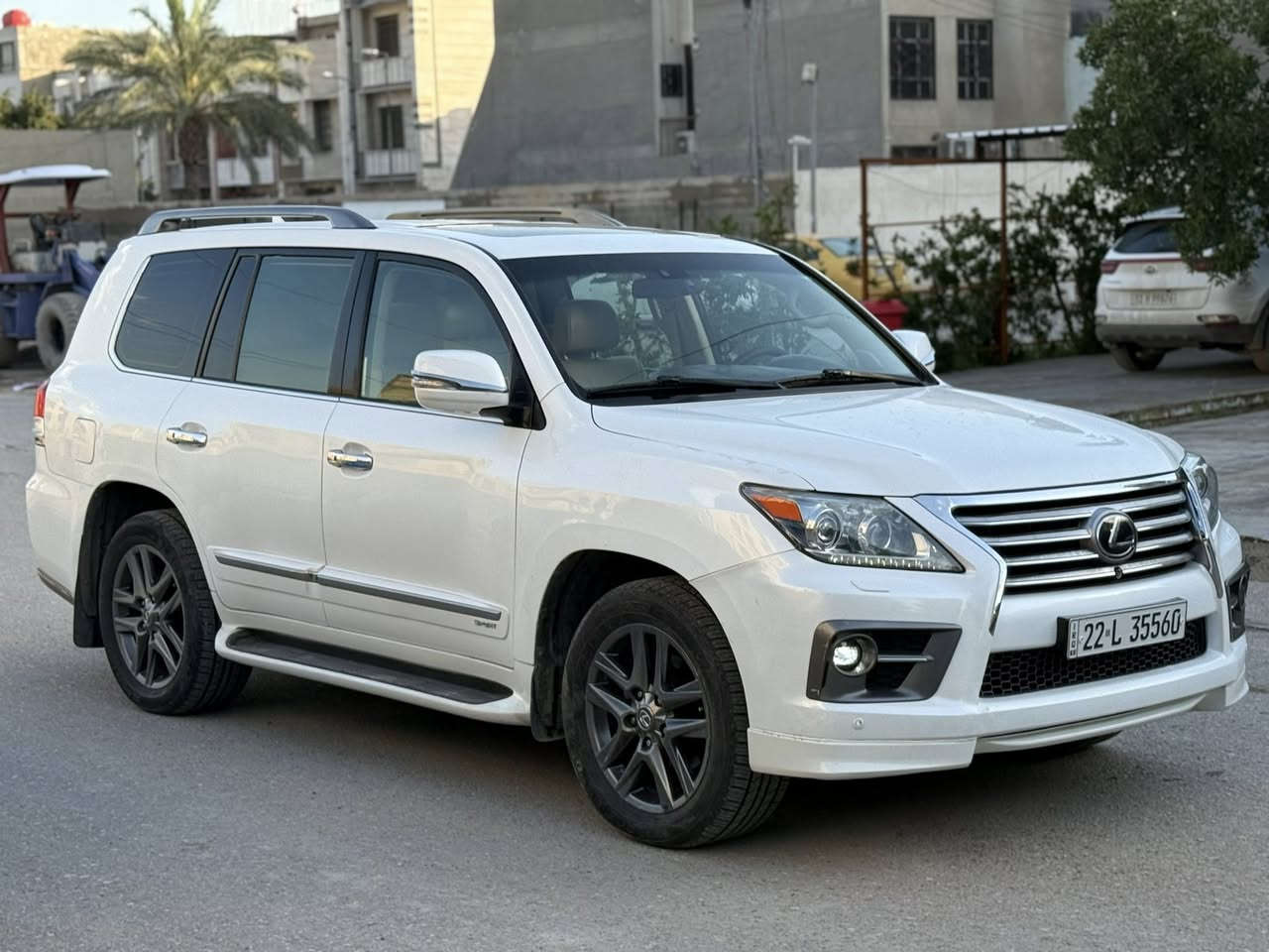 لكزس570XL للبيع 🌟
(ارخص لكزس بسوك)
موديـل 2014
ماشية 160km
خليجي فطيم
بدون صبغ سياره وسونار ب صور
مواصفات السيارة 
سقف سلايد ، كشن جلد  داخل بيجي شاشات ديفيدي 3 ، 
كشنات تدفئه وتبريد  حتى كشنات خلفي كهربائي .
خمس كامرات ، رادار  مسار شارع  ، دبل جوب كهربائي  . 
دبل اكسل ، مانع تزحلق ، حساسات امامي والخلفي  . 
مرايات كهربائي  ، كشنات خزن وميموري ، لايتات زينون بلاد ، 
مع كثير من مواصفات اخری 
سيارة جاهزه ونظيفه جدا
السعر : 389 ورقة💵
مكان : بغداد زيونة📍
رقم : ***********☎️☎️
