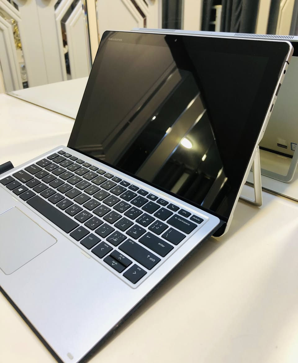 لابتوب منفصل لمس HP elite x2
(لابتوب) و (تاب) بنفس الوقت 

السعر 300 الف وبيه مجال بسيط

موصفاته 
المعالج core i5 الجيل السابع
الرام 16 كيكا
الهارد 256 ssd
كرت الشاشة شير 8 كيكا
بصمة
كامرة خلفية
لمس
شحن تايب سي سريع
حجم الشاشة 12.3 انش
شاشة 2k
يحتوي منفذ رام
يحتوي منفذ سيم كارت
يوجود خدمة توصيل مجاناً


**إذا كنت صاحب هذا الإعلان وتريد حذفه لأي سبب، رجاءا أرسل رسالة إلى الدعم الفني**