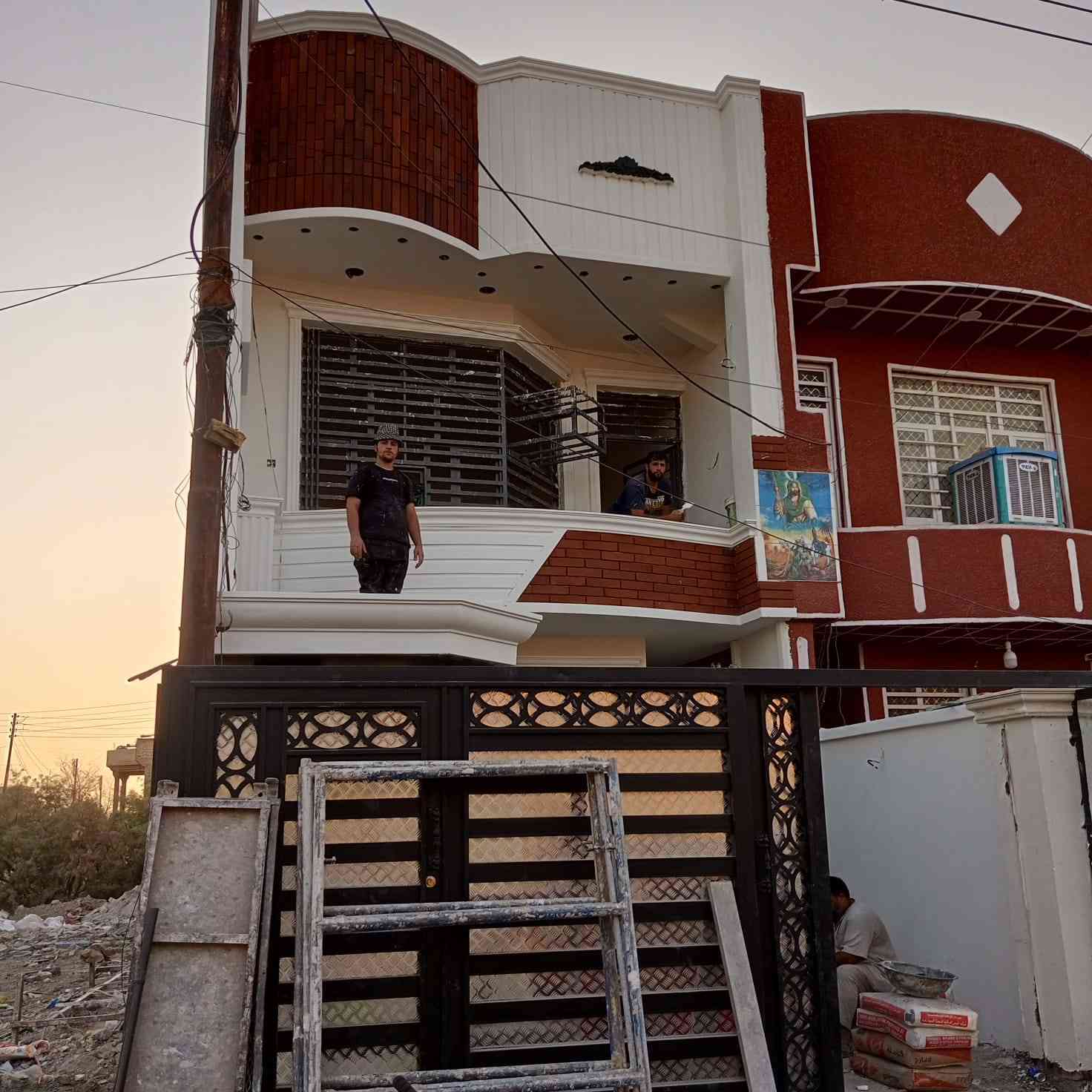 كادر واجهات متفرغ حالين لبج وطلس وتغليف فوم الواجهات بنواعه انتصل وبيك خير وتدلل ***********
