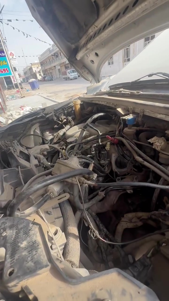 بلاندر ٢٠٠٩ السيارة اجتي بدون كير مفتوحة ب احد الورش وحسب كلام ابو السيارة مبيوك كيرها يم ابو المركز وشوفت عينكم السيارة اجتي مدمرة وبفضل الله عدنا ورجعناها لحالة الوكالة العنوان بغداد خلف مرور الرستمية ***********
