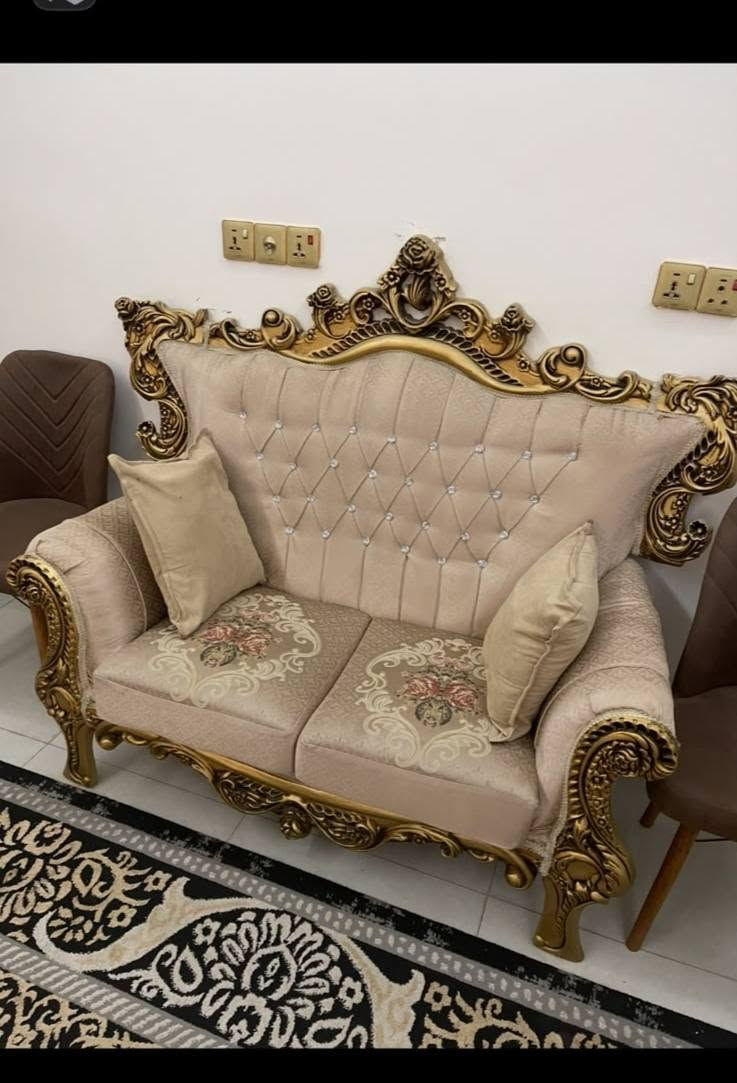 سلام عليكم تخم نضيف جداََ 10مقاعد سعر 650 الف الاستفسار *********** المكان بغداد حي الحسين
