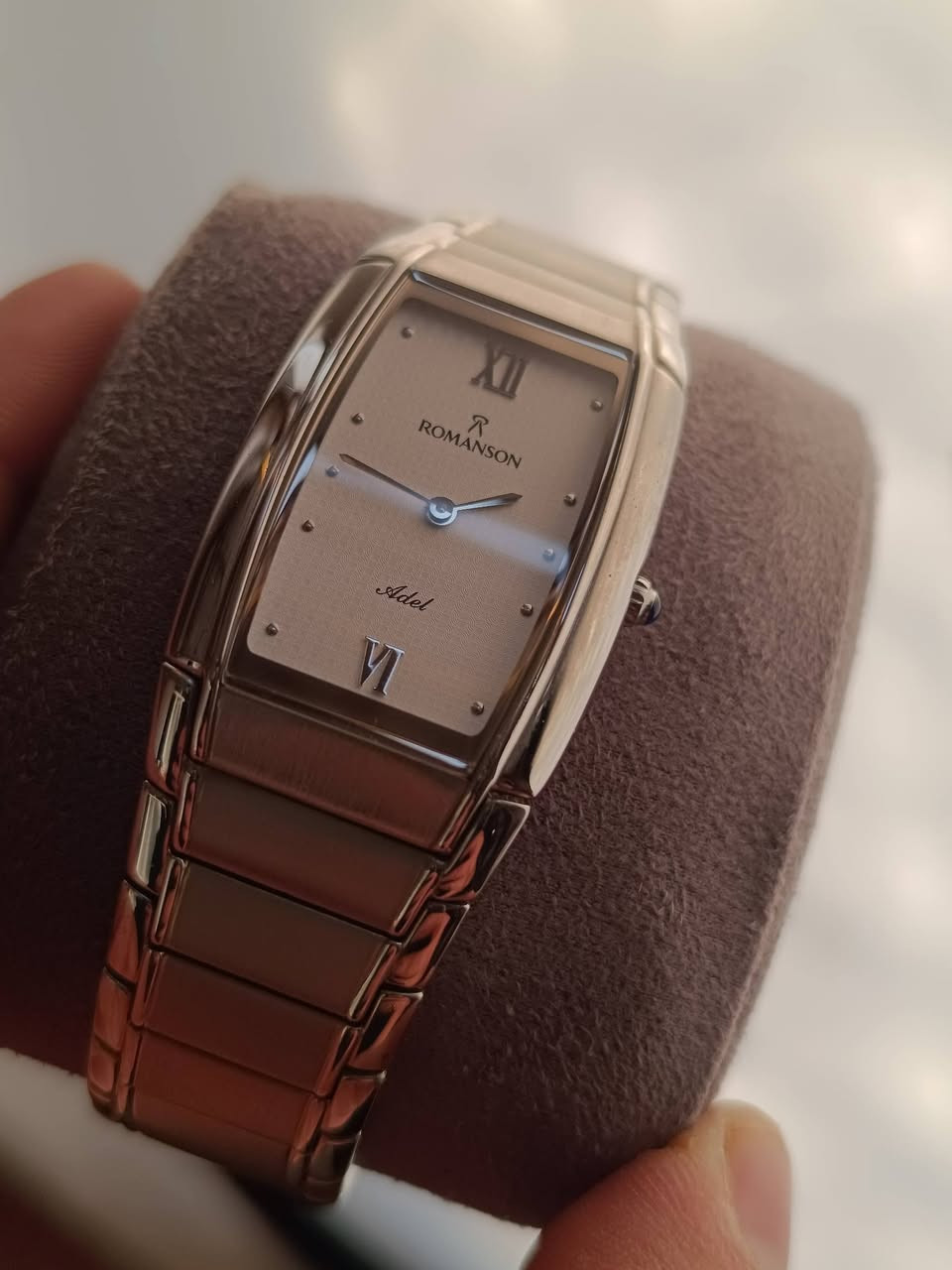 رومانسون غير مستعمل مع العلبة الأصلية والگرنتي 

الماكنة : ronda orginal quartz 

الزجاج زفير 

ابعاد الساعة : ٢٨*٤٠ ملم  

👈 للحجز يرجى مراسلة الصفحة مباشرة 

👈 للحجز عبر الواتساب ***********
