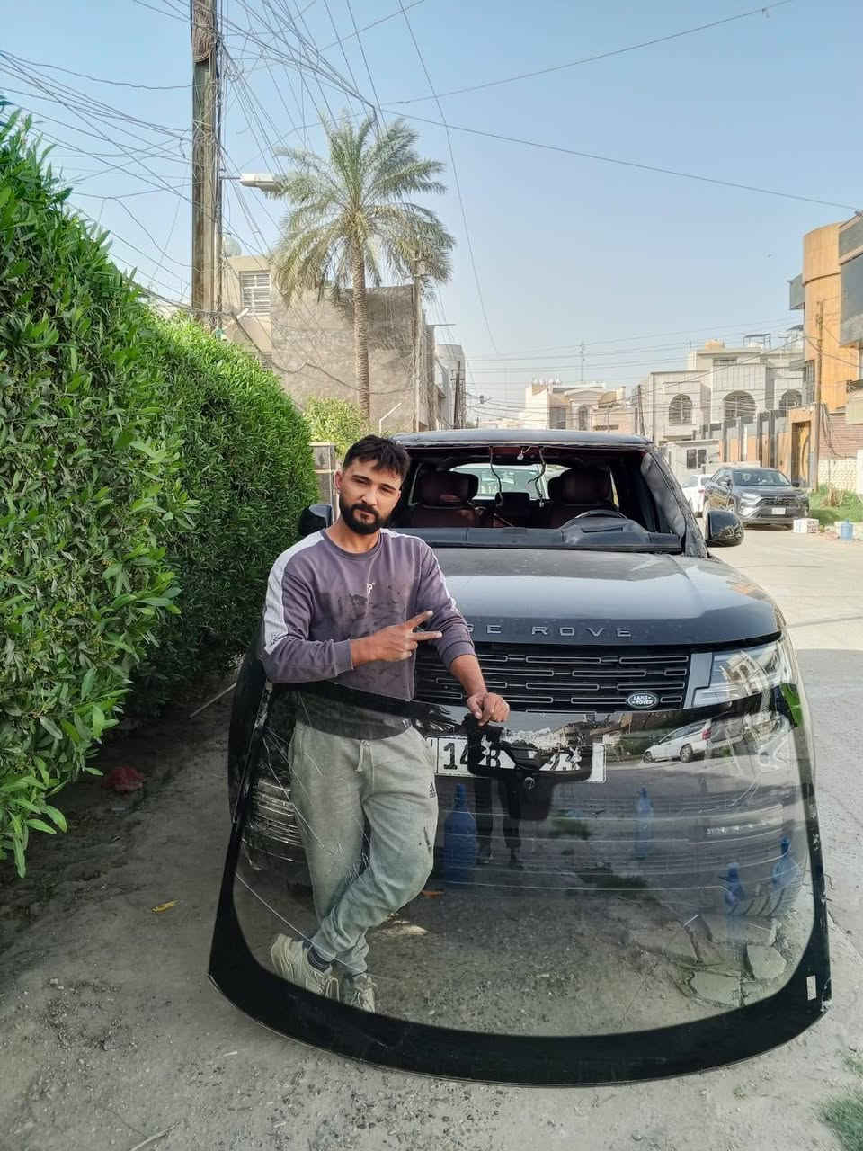 -يتوفر زجاج السيارت الحديث والقديم 
-بأسعار جيده تبديل الزجاج الامامي الكافه انواع السيارات 
-تبديل الزجاج المضلل البيبان والخلفيه 
-ازاله التضليل من الزجاج الامامي والابوب
-تنضيف مكان الزجاج بعد ازالته  
-ويتوفر زجاج اصلي الكافه انوع السيارات 
-ويتوفر زجاج درجة اولى مع ضمان جوده العمل والزجاجه -فتره الضمان 3️⃣سنوات 
مع احسن انوع السلكون 
-يتوفر جميع انواع السلايتات لجميع انواع السيارات
-ويتوفر زجاج درجه ثانيه ضمان فقط جوده العمل وليس -الزجاجه 
-وكل هاذه عدنه شد موقعي داخل بغداد فقط ضايج من -الزدحام ماعندك مجال تجي احنى نجيك بكل مكان ابغداد 
-وتشوف الشغل اذا ميعجبك ربع متنطي والجامه هديه من -عدنه الك 
-موقعنا شارع شيخ عمر قرب مقبره الغزالي 
-للاستفسار اكثر اتصل بنا او مراسله ع واتس اب***********ابوفهد
