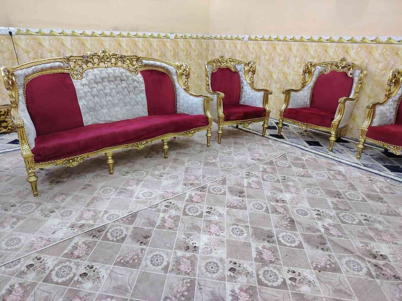 تخم للبيع ملكي زان مصري كلش نضيف 10 مقاعد السعر450 وبي مجال العنوان كربلاء سيف سعد يوجد توصيل داخل كربلاء الستفسار ***********
