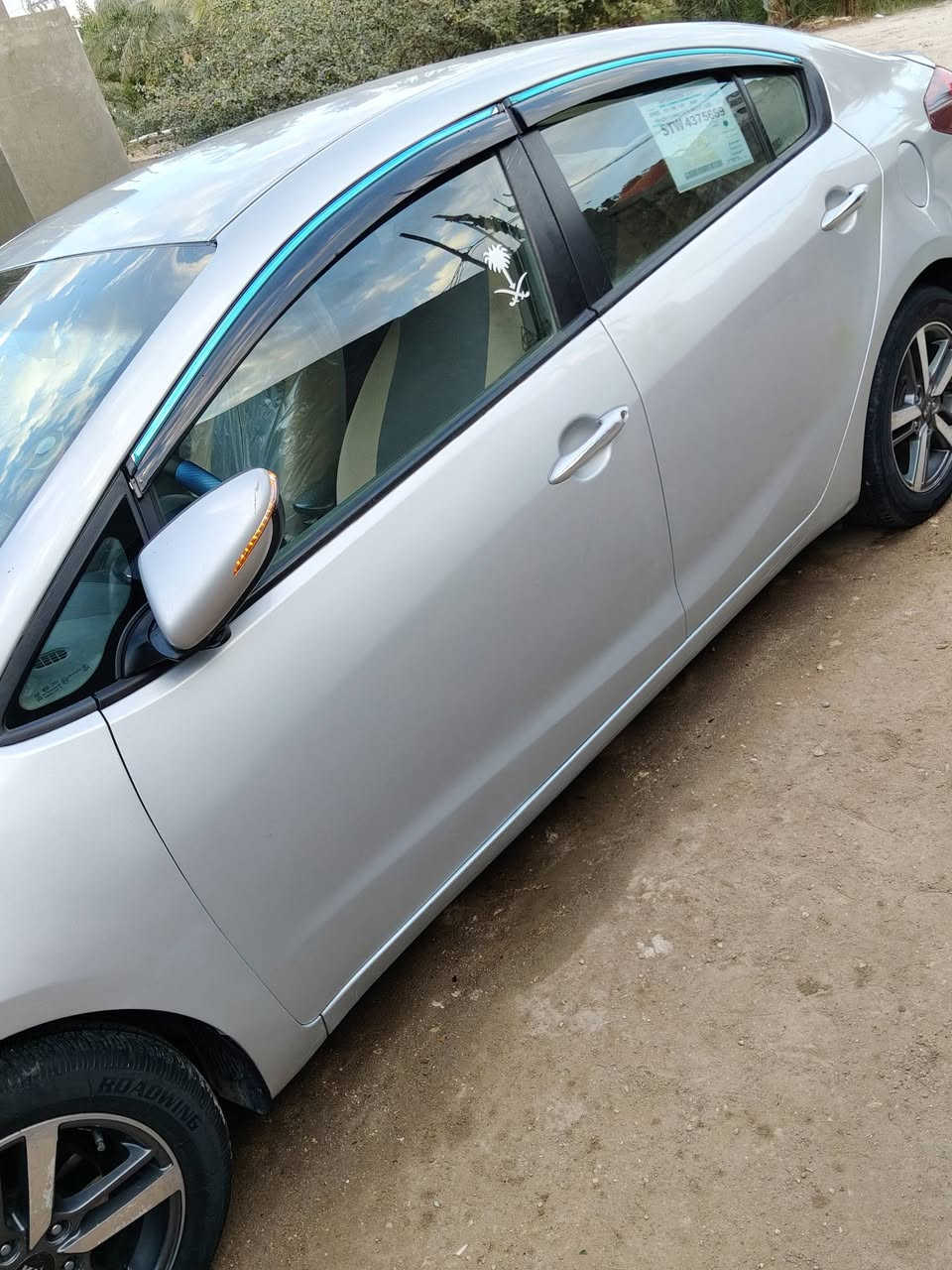 سيراتو مديل 17
بيه تجه ع جهت السائق بدون تكم  قمارته تعديل بدون دواخل ورش جهت السائق بدون فتح وتبديل ولا حار بيه كير تبريد حداديه كله كفاله مكينه١٦٠٠ مامفتوحه ماشيه ٢٠٨ موصفات نص فول السعر ١٠٢ وبيه مجال *********** مكان سياره رميثه مراوس عادي
