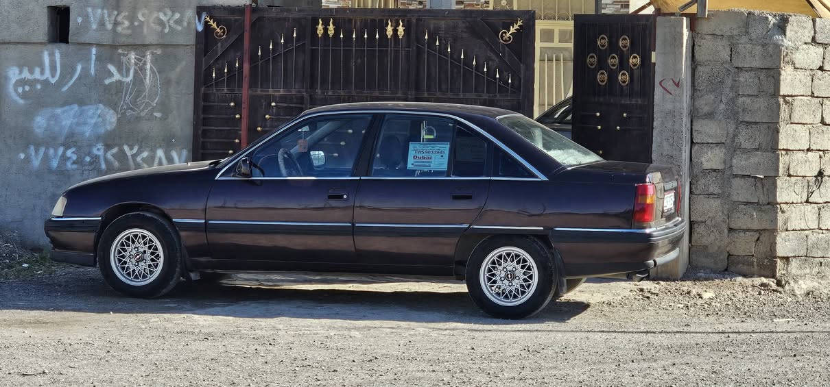 اوميكا للبيع 
محرك 20
جماليه مصبوغه بدون ضربه 
رقم نينوى دولي لل ٢٩ 
بسمي السياره 
كير ومحرك شرط 
السعر ٣٥ وبيها مجال 
***********
