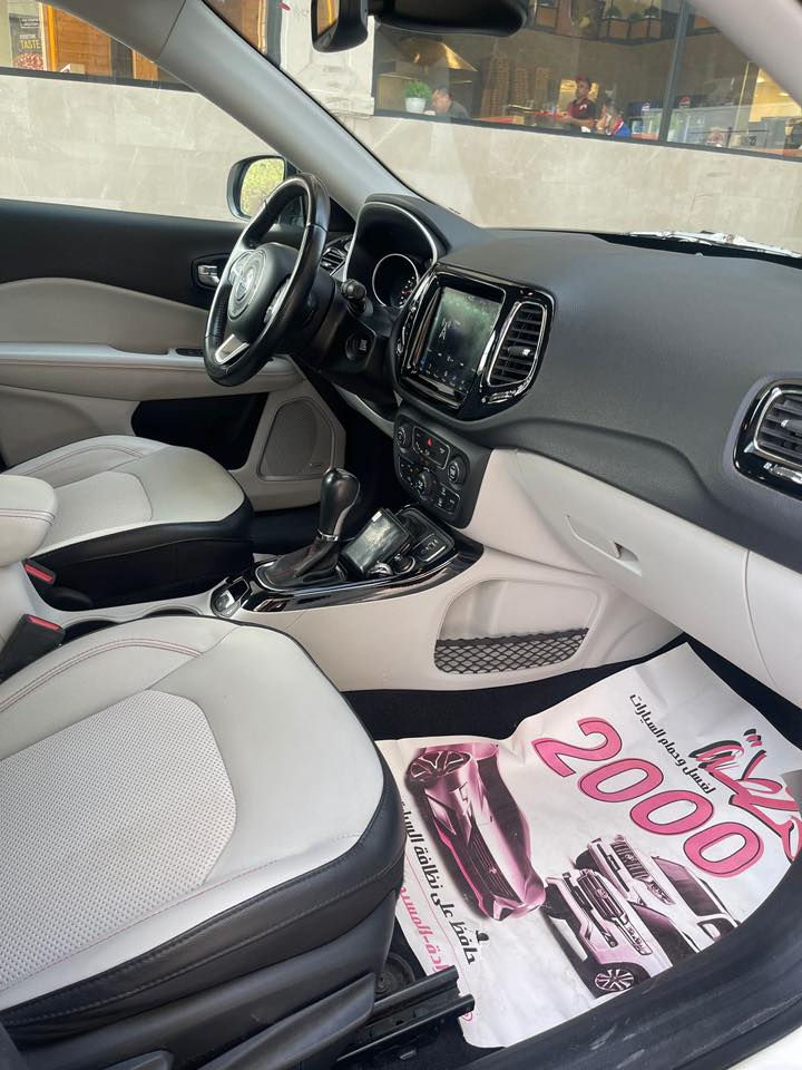 السلام عليكم 
جيب كومباس خليجي 2020 وكالة ليث العبيدي,
رقم بغداد , ماشية 32000 الف كيلو حقيقي
السياره لمتد تو كلر
كشنات جلد
بصمه تشغيل وابواب
تشغيل عن بعد
تبريد قطعتين
تحكم ستيرن
رادارات
محرك 2400 
اوتو هولد 
حساسات 360 
كامره دواره
شاشه كبيره كار بلي
نقاط عمياء 
3 انظمه قياده
4×4 مع ثلاث انظمة قيادة, وباقي مواصفات اللمتد.
السيارة جديدة بمعنى الكلمة  ووكالة , بيها فقط صبغ قليل على كد شبر بالبنيد فقط والباقي مكفول حتى الدعاميات غير مصبوغات, السبير بعد منازل جديد على وضع الشركة وغرفتها جديدة.
سعرها 16700  
بغداد الدورة
*********** وبيها سونار لليحب يشوفه.
