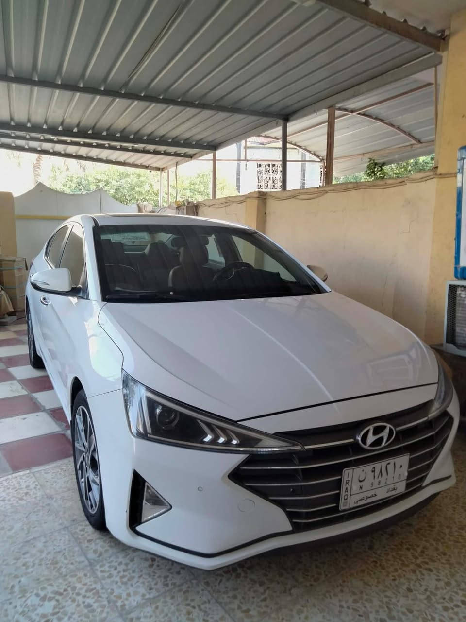 السلام عليكم النتره 2020خليجي فول لمتدد فتحه بصمه داخل لونين معروفه موصفات الخليجي لايت زنون لد رقم بغداد كشنات تدفه السياره حلوه وجديده مال بيت ماشيه 85 الف السياره كفاله عامه من الحادث والصبغ ماعده شي بسيط الباب لي خلف الصدر مفتوحه فقط براغي مفتوحه من الشركه واكفله كفال عامه مكان السياره حله قرب كوين بارك السعر 170 وبيه مجال لطيبين ‭
***********
