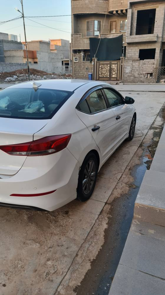 المواصفات العامة:
موديل 2018.
​السياره ماشية: 79 ألف ميل.
​المحرك والكير بحالة ممتازة .
ضرر بسيط في (الجاملغ الخلفي وأطراف الباب الخلفي). من امريكا
البوند مبدل حادث بسيط (ما بيها لا دواخل ولا شواصي) 
​ إيرباك الستيرن (مفتوح) 
​ملاحظة جمالية: توجد بعض ملاحظات "التقليم" 

​الإضافات والتقنيات:
​✅ نظام تشغيل عن بعد.
​✅ كاميرا تسجيل حوادث (Dash Cam).
​✅ حساسات خلفية (بـك).

رقم الشاصي : 5npd74lf9jh392162

السعر: 124 وبيها مجال موصل, نينوى


**إذا كنت صاحب هذا الإعلان وتريد حذفه لأي سبب، رجاءا أرسل رسالة إلى الدعم الفني**