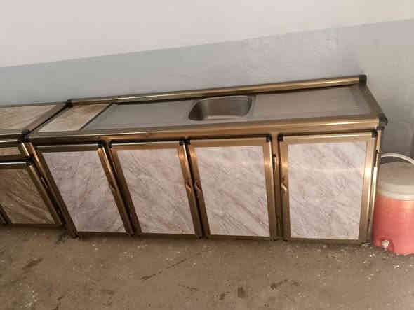 للبيع كاونتر قطعتين الطول مترين السعر 175 بي مجال العنوان حي الانتصار التواصل ***********    ***********
