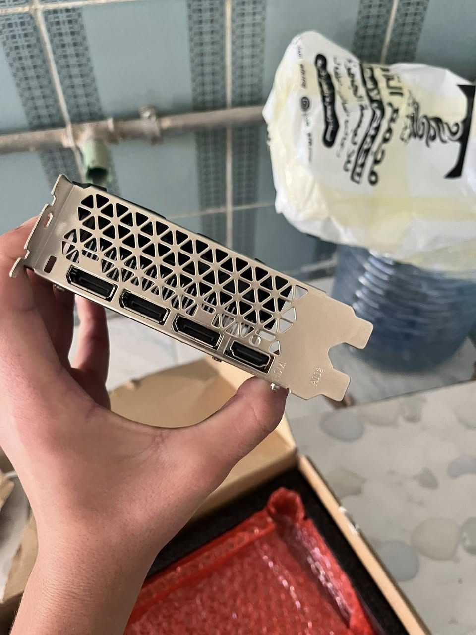 RX580 8g الكارت حتى ما مشتغل بس الفحص الكارت كلش نضيف يرهم انتل AMDالسعر110 
***********
